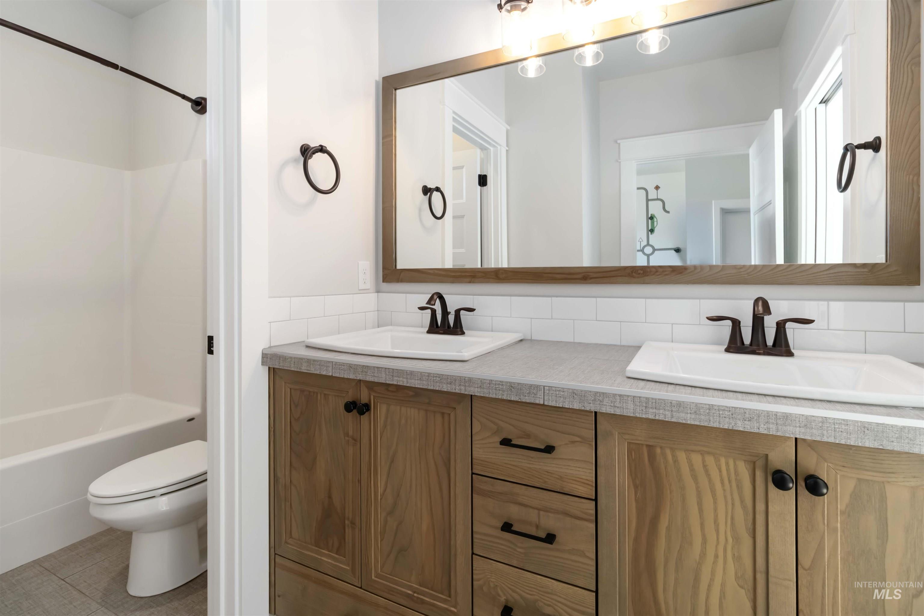 5867 S Hill Farm Way, Meridian, Idaho 83642, 4 Bedrooms, 3 Bathrooms, Residential For Sale, Price $749,900, 98978590