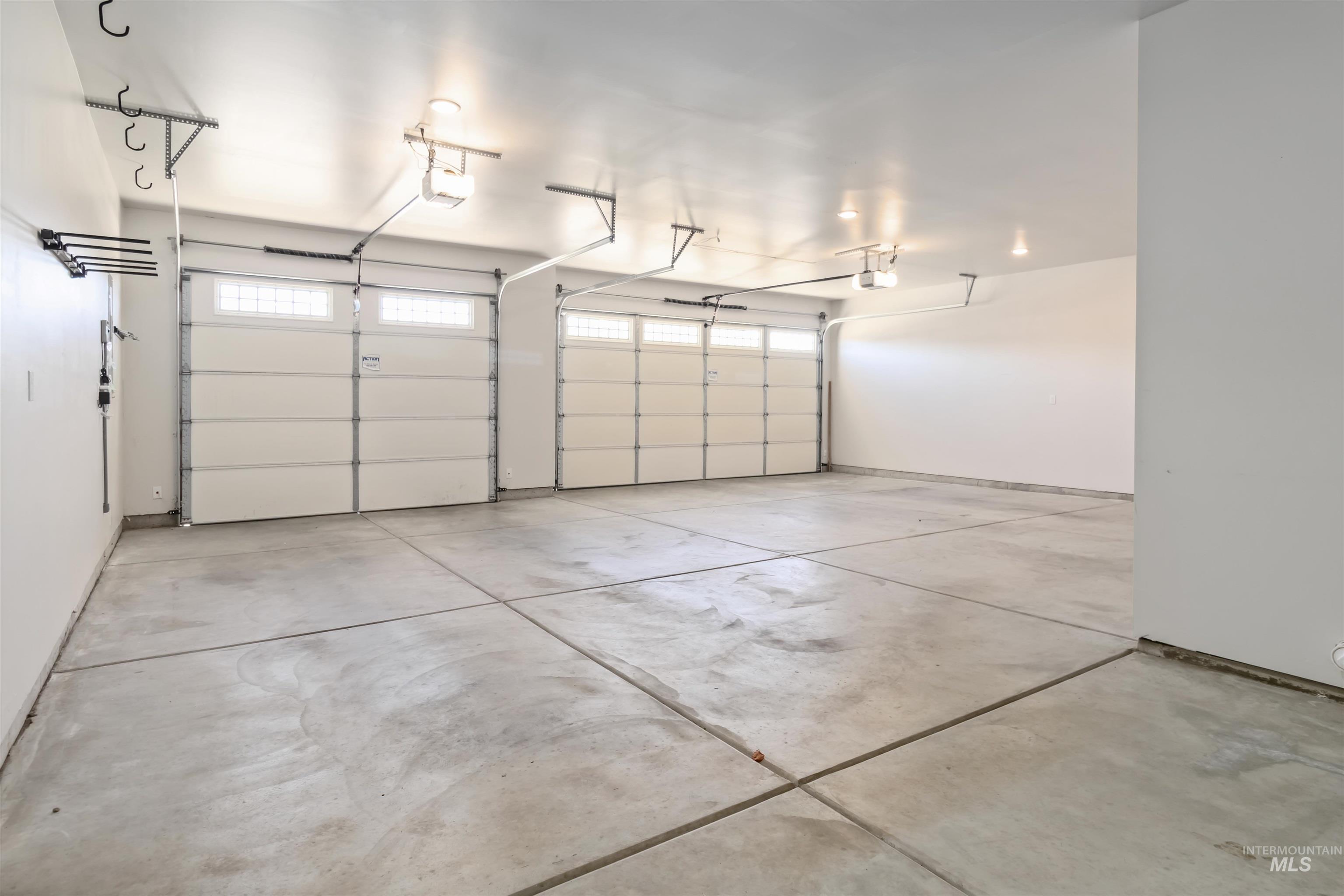 5867 S Hill Farm Way, Meridian, Idaho 83642, 4 Bedrooms, 3 Bathrooms, Residential For Sale, Price $749,900, 98978590