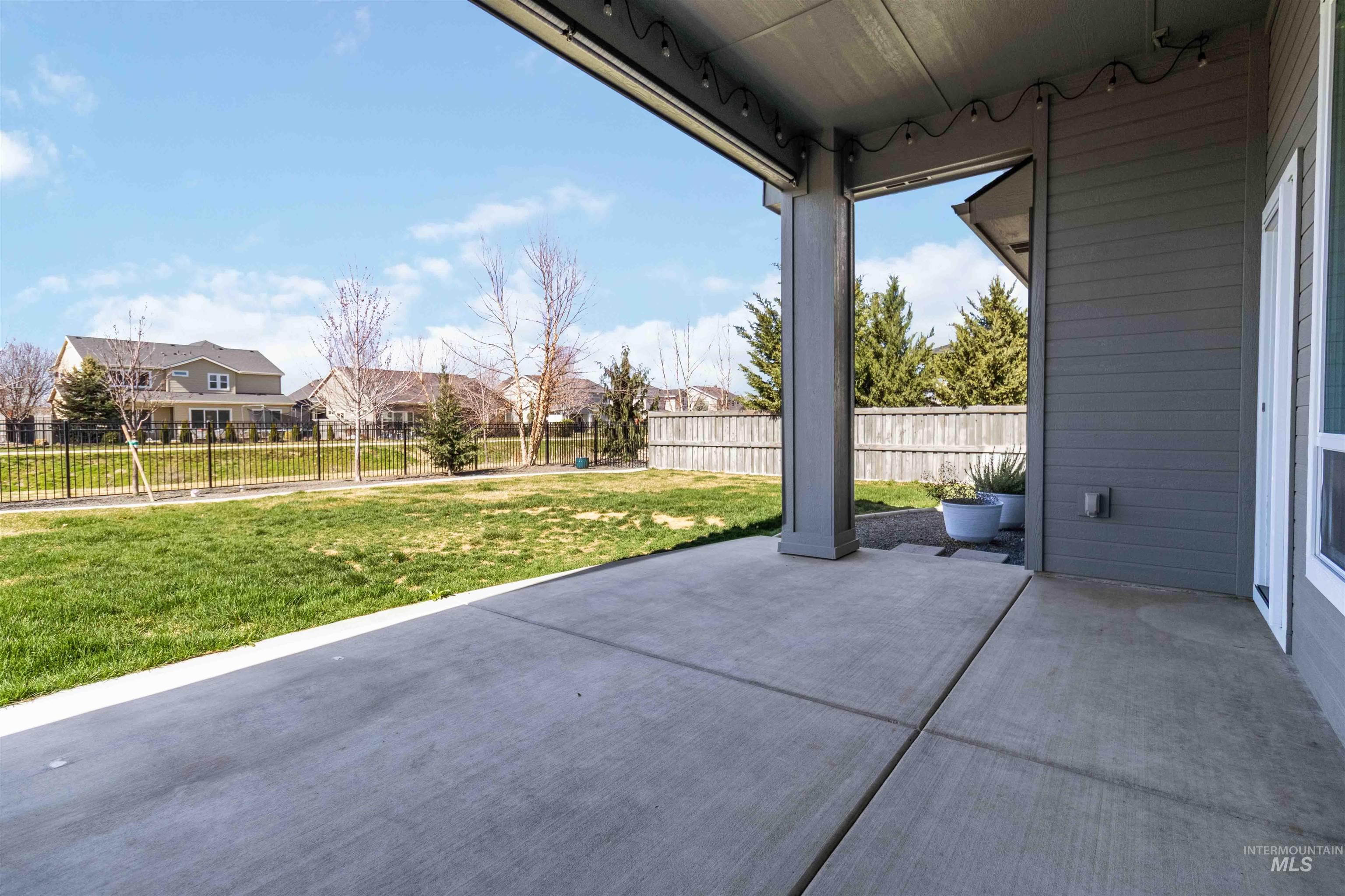 5867 S Hill Farm Way, Meridian, Idaho 83642, 4 Bedrooms, 3 Bathrooms, Residential For Sale, Price $749,900, 98978590