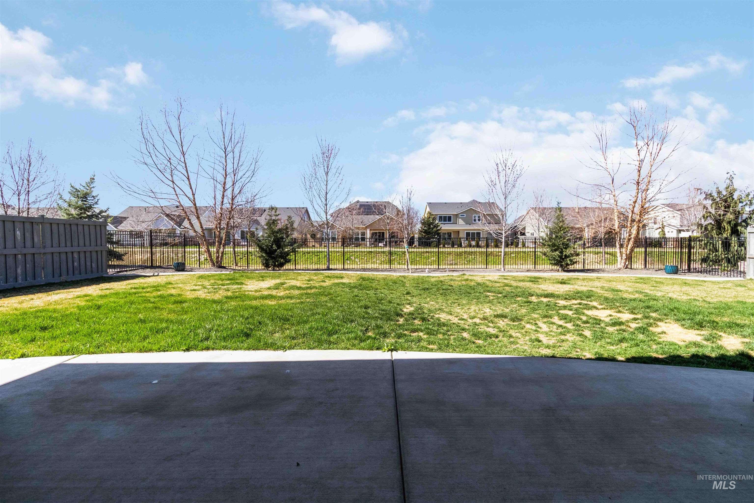 5867 S Hill Farm Way, Meridian, Idaho 83642, 4 Bedrooms, 3 Bathrooms, Residential For Sale, Price $749,900, 98978590