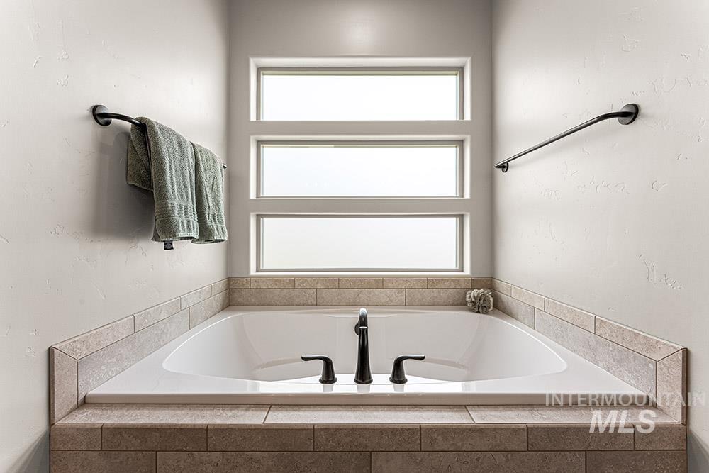 5770 S Pioneer Trail Way, Meridian, Idaho 83642, 4 Bedrooms, 4 Bathrooms, Residential For Sale, Price $1,030,000, 98978591