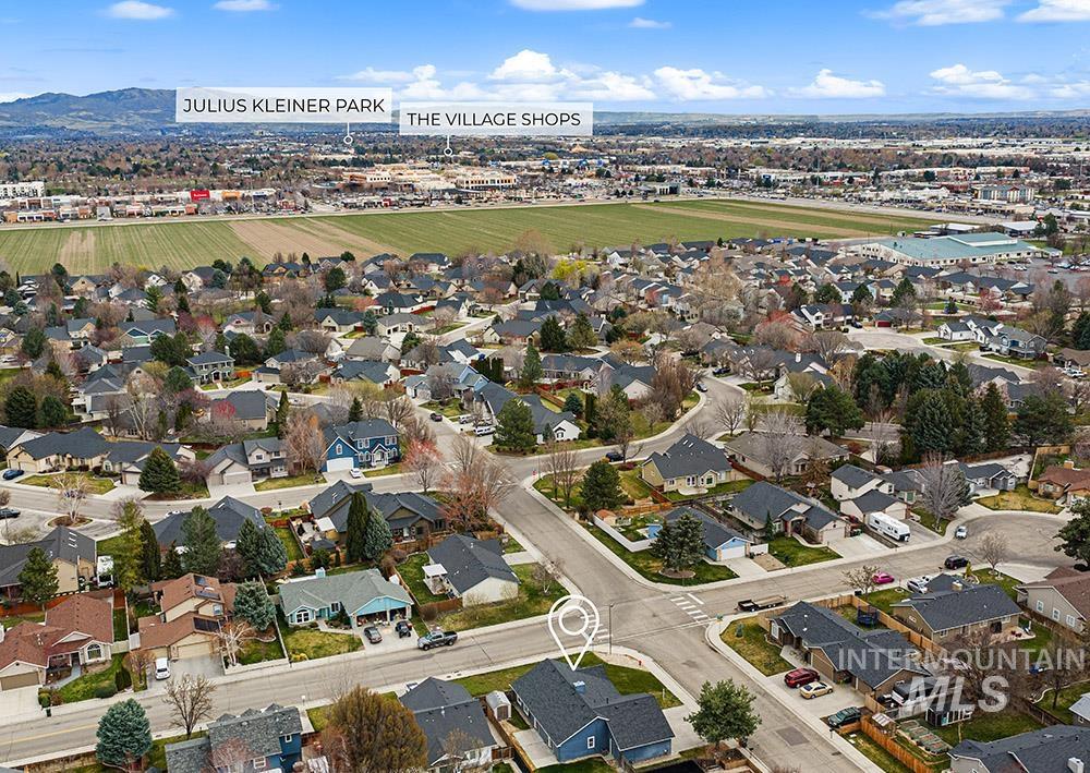 2352 E Meadow Wood Dr, Meridian, Idaho 83646, 3 Bedrooms, 2 Bathrooms, Residential For Sale, Price $448,500, 98978592