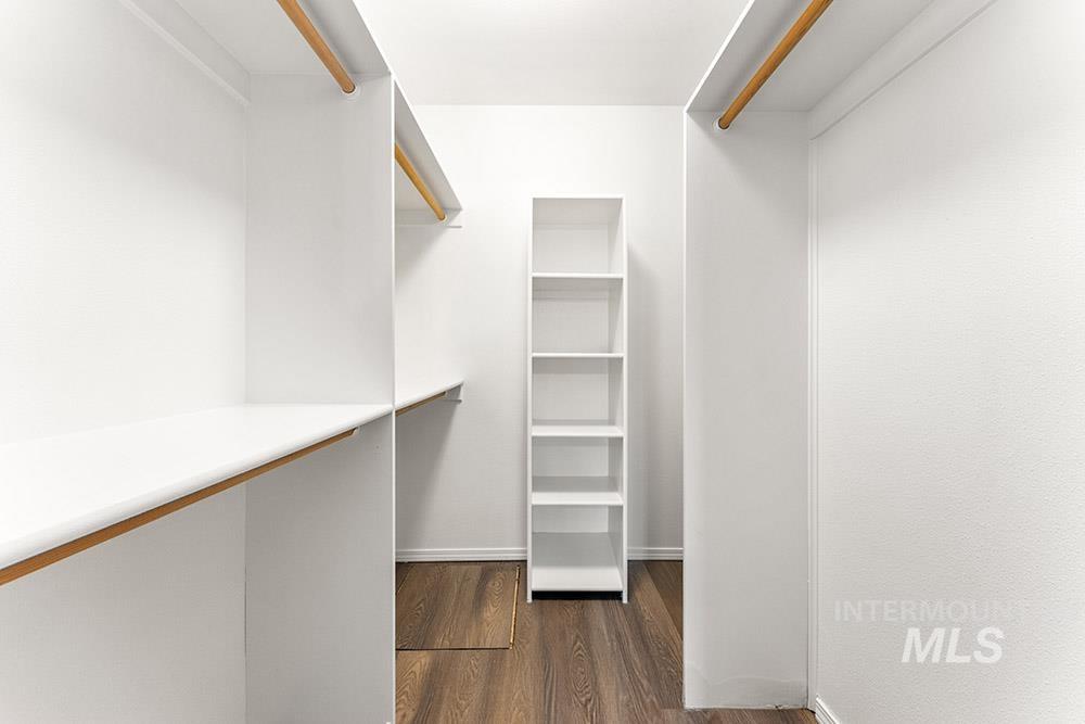 2352 E Meadow Wood Dr, Meridian, Idaho 83646, 3 Bedrooms, 2 Bathrooms, Residential For Sale, Price $448,500, 98978592