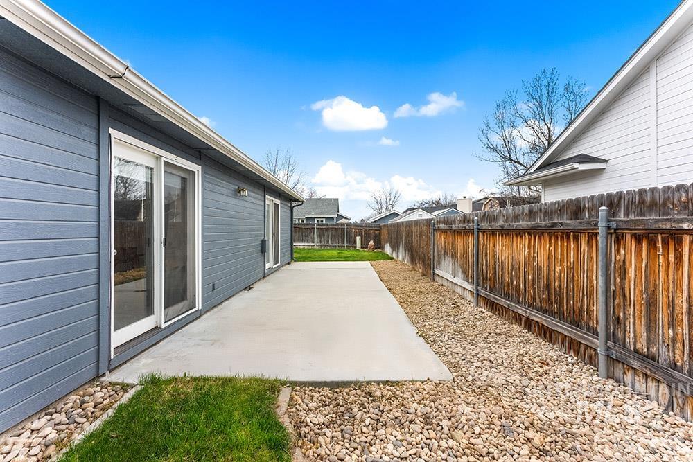 2352 E Meadow Wood Dr, Meridian, Idaho 83646, 3 Bedrooms, 2 Bathrooms, Residential For Sale, Price $448,500, 98978592