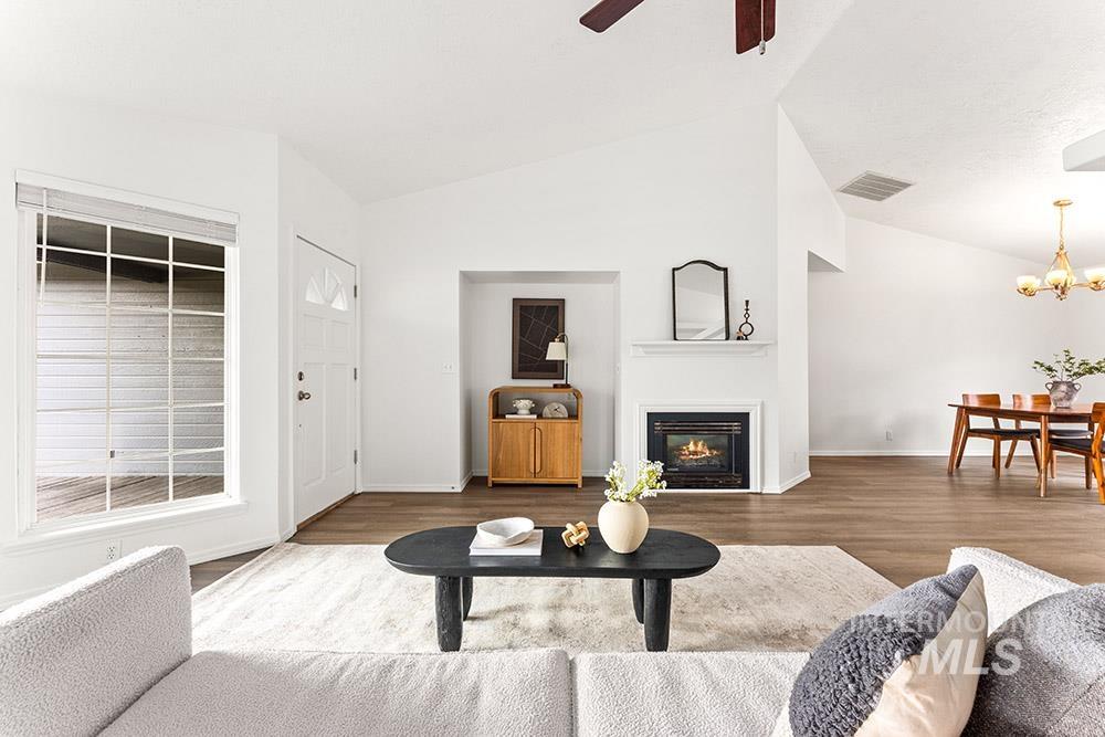 2352 E Meadow Wood Dr, Meridian, Idaho 83646, 3 Bedrooms, 2 Bathrooms, Residential For Sale, Price $448,500, 98978592