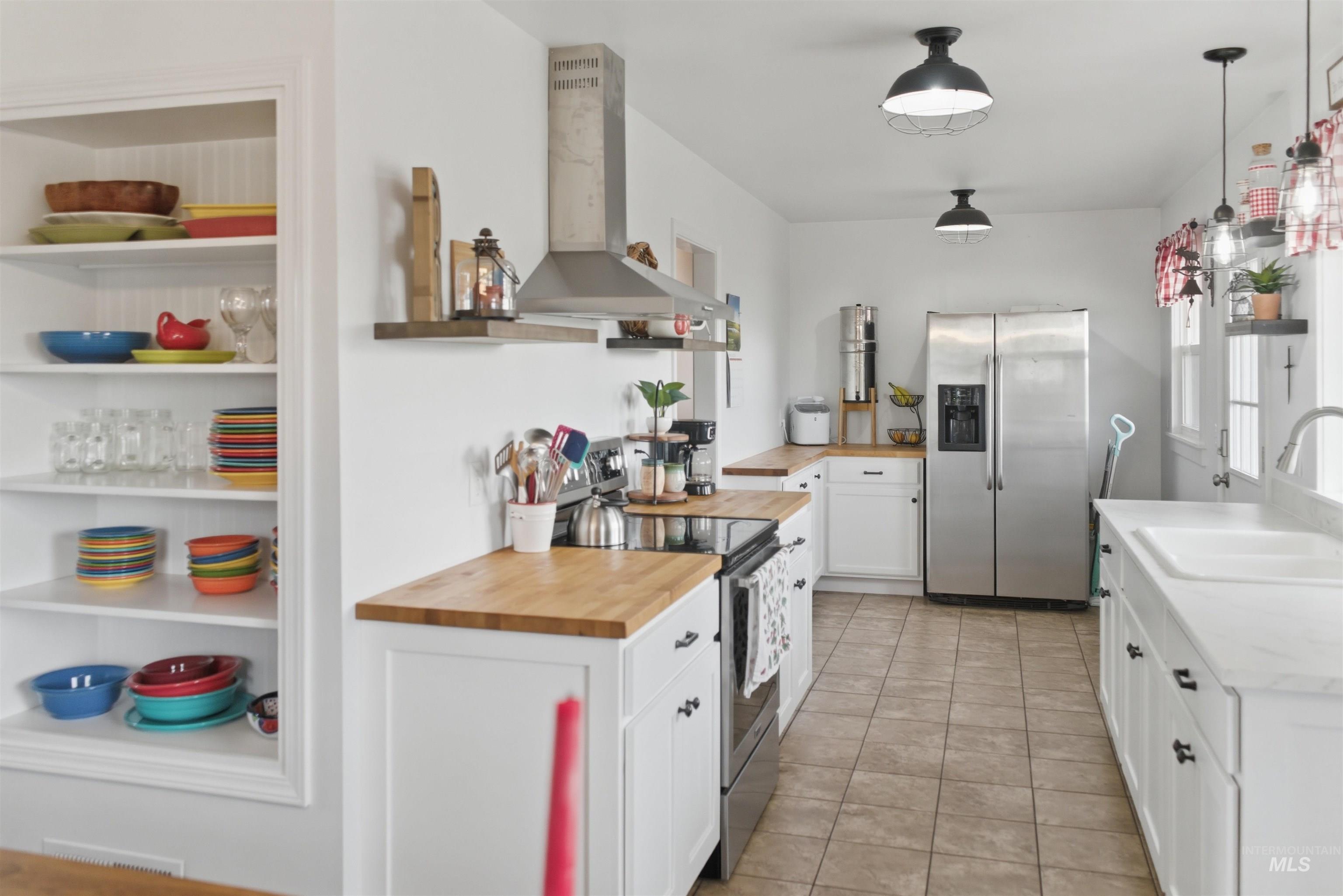 3611 Highway 8, Troy, Idaho 83871, 5 Bedrooms, 2 Bathrooms, Residential For Sale, Price $575,000, 98978593