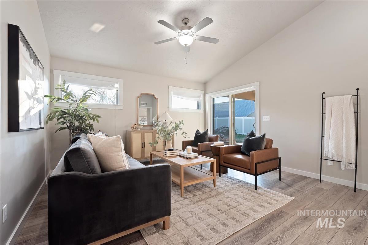 300 Crimson Circle S, Fruitland, Idaho 83619, 3 Bedrooms, 2 Bathrooms, Residential For Sale, Price $355,000, 98978595