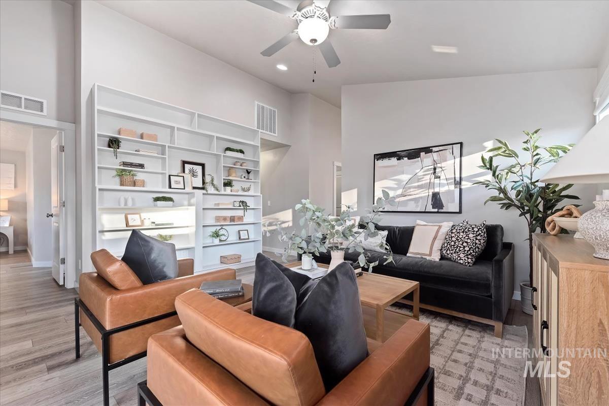 300 Crimson Circle S, Fruitland, Idaho 83619, 3 Bedrooms, 2 Bathrooms, Residential For Sale, Price $355,000, 98978595