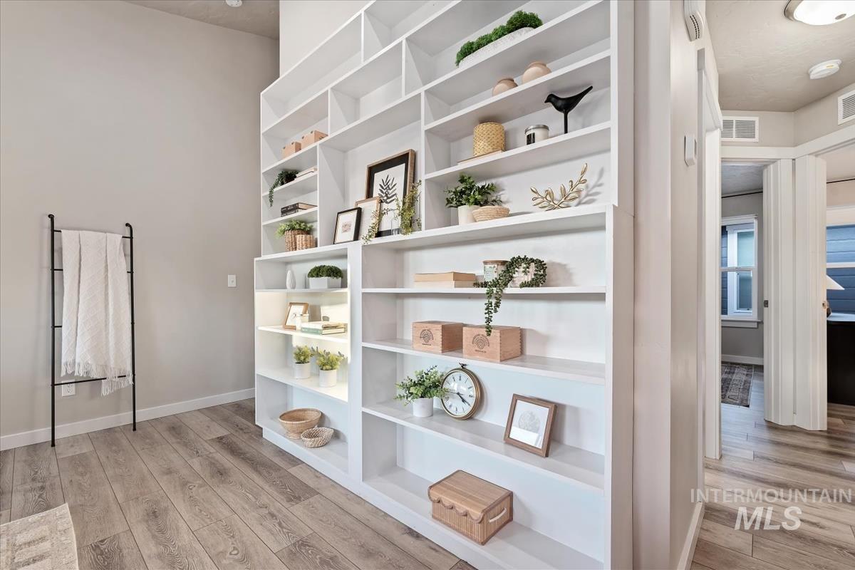 300 Crimson Circle S, Fruitland, Idaho 83619, 3 Bedrooms, 2 Bathrooms, Residential For Sale, Price $355,000, 98978595