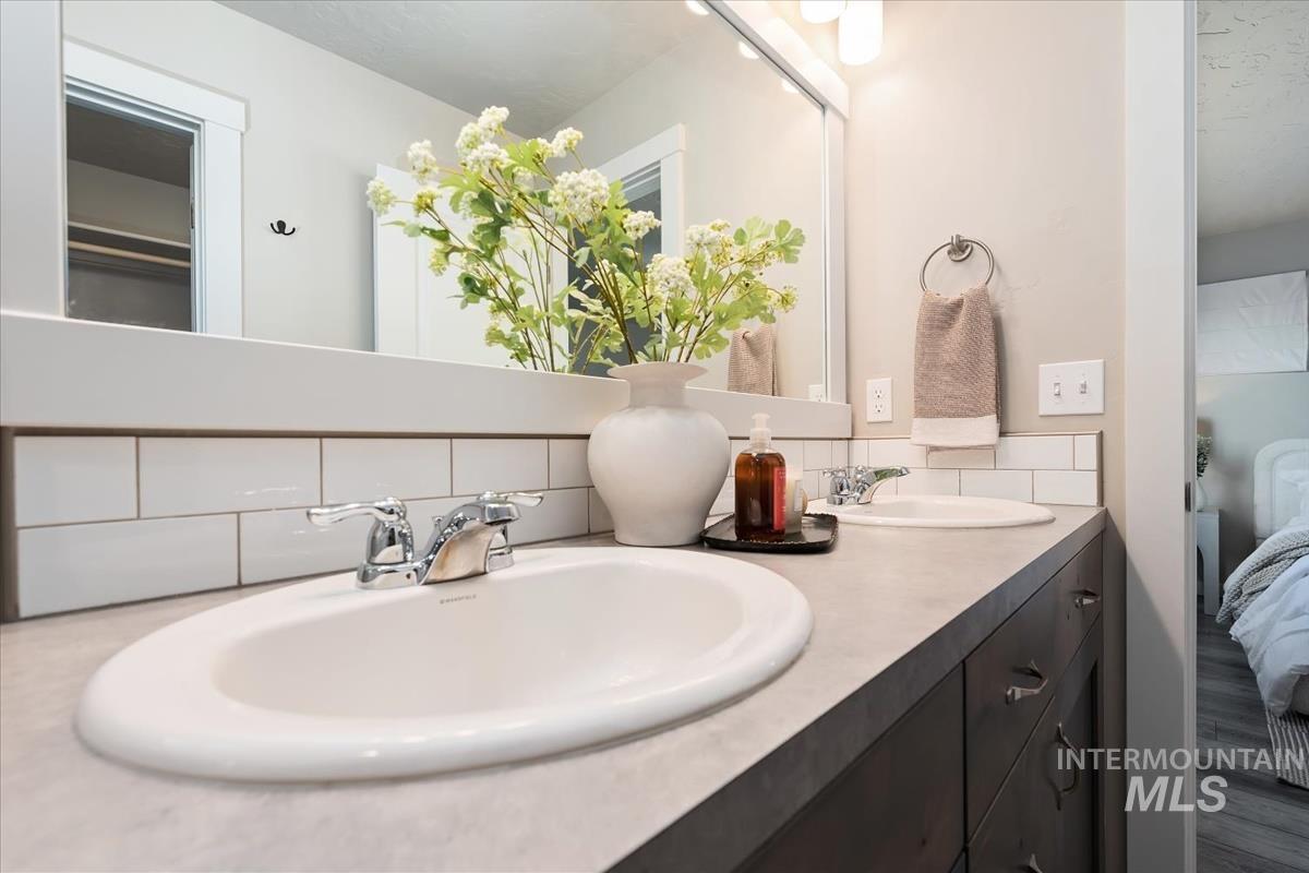 300 Crimson Circle S, Fruitland, Idaho 83619, 3 Bedrooms, 2 Bathrooms, Residential For Sale, Price $355,000, 98978595