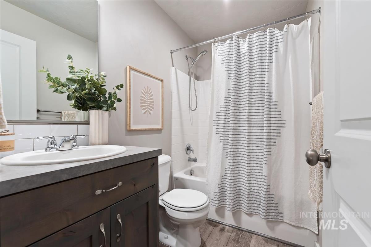 300 Crimson Circle S, Fruitland, Idaho 83619, 3 Bedrooms, 2 Bathrooms, Residential For Sale, Price $355,000, 98978595