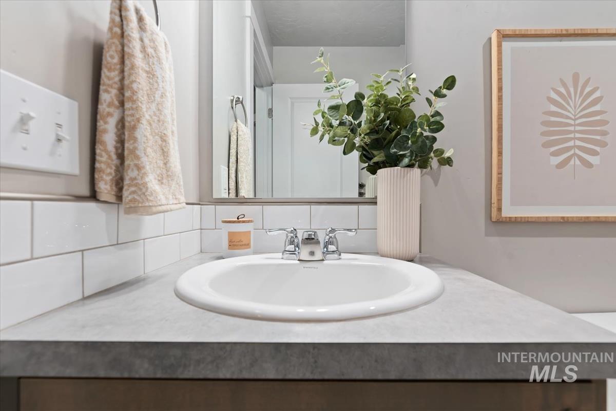 300 Crimson Circle S, Fruitland, Idaho 83619, 3 Bedrooms, 2 Bathrooms, Residential For Sale, Price $355,000, 98978595