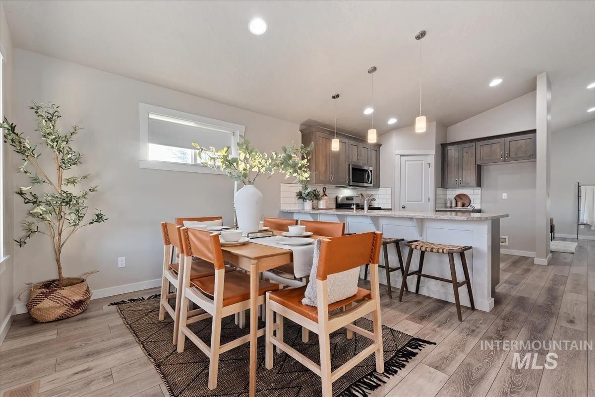 300 Crimson Circle S, Fruitland, Idaho 83619, 3 Bedrooms, 2 Bathrooms, Residential For Sale, Price $355,000, 98978595