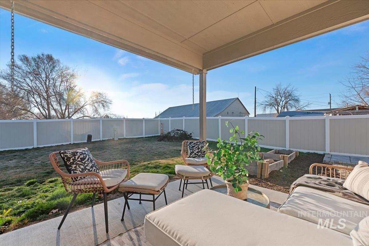 300 Crimson Circle S, Fruitland, Idaho 83619, 3 Bedrooms, 2 Bathrooms, Residential For Sale, Price $355,000, 98978595