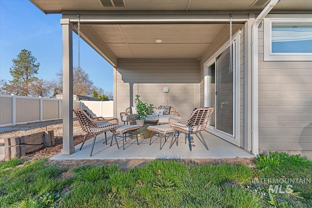 300 Crimson Circle S, Fruitland, Idaho 83619, 3 Bedrooms, 2 Bathrooms, Residential For Sale, Price $355,000, 98978595