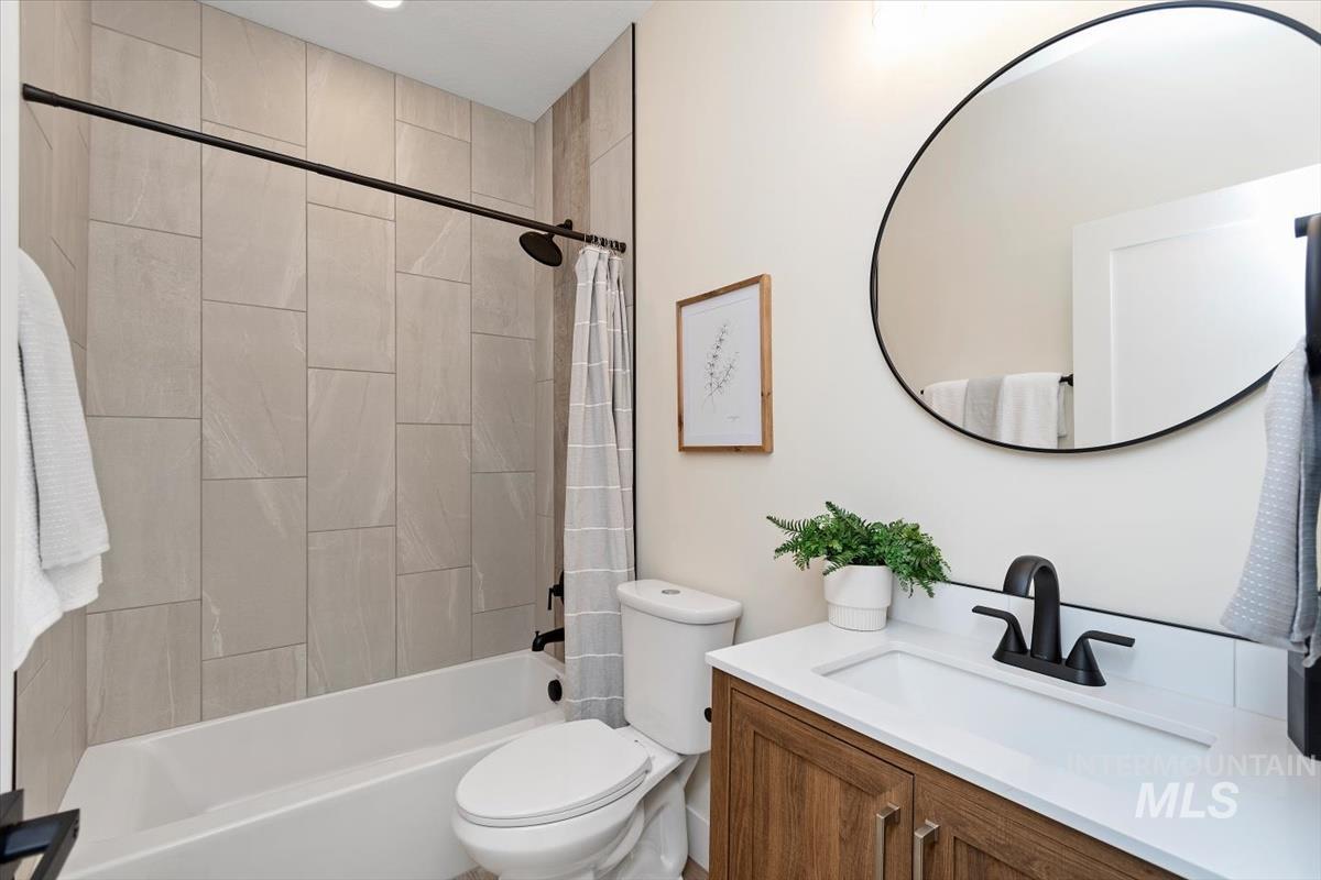 9894 W Sunberry Court, Star, Idaho 83669, 4 Bedrooms, 2.5 Bathrooms, Residential For Sale, Price $719,900, 98978596