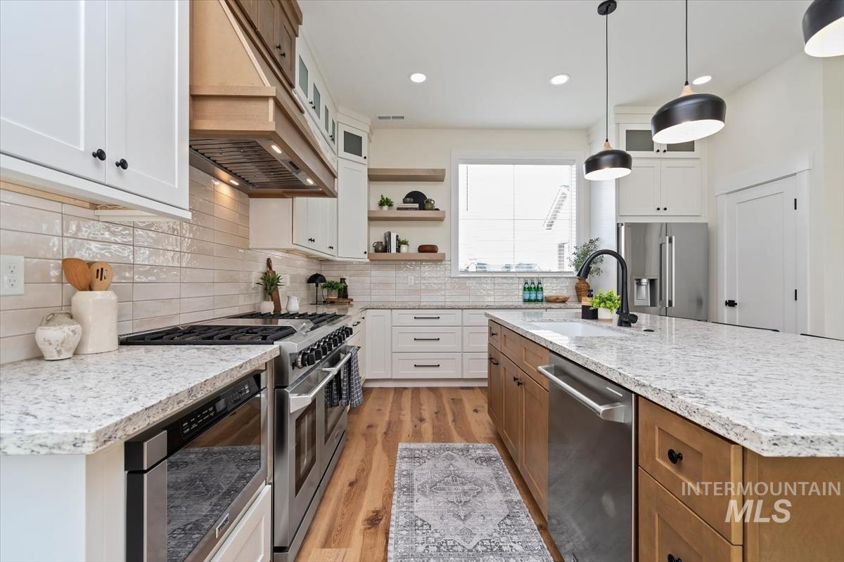 9894 W Sunberry Court, Star, Idaho 83669, 4 Bedrooms, 2.5 Bathrooms, Residential For Sale, Price $719,900, 98978596