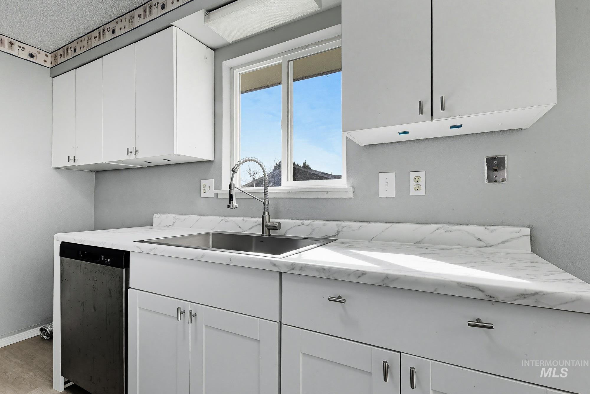 115 E 14th N St, Mountain Home, Idaho 83647, 3 Bedrooms, 1 Bathroom, Residential For Sale, Price $285,000, 98978598