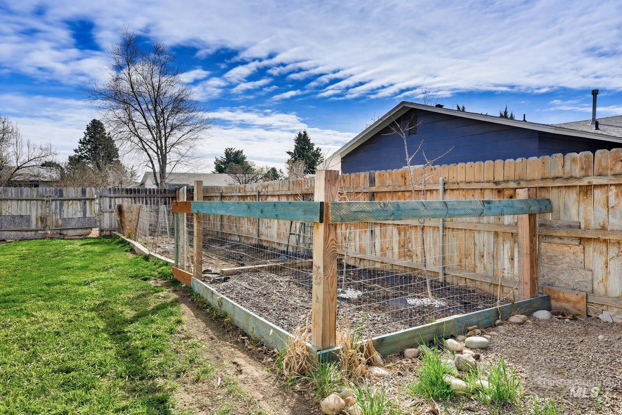 115 E 14th N St, Mountain Home, Idaho 83647, 3 Bedrooms, 1 Bathroom, Residential For Sale, Price $285,000, 98978598