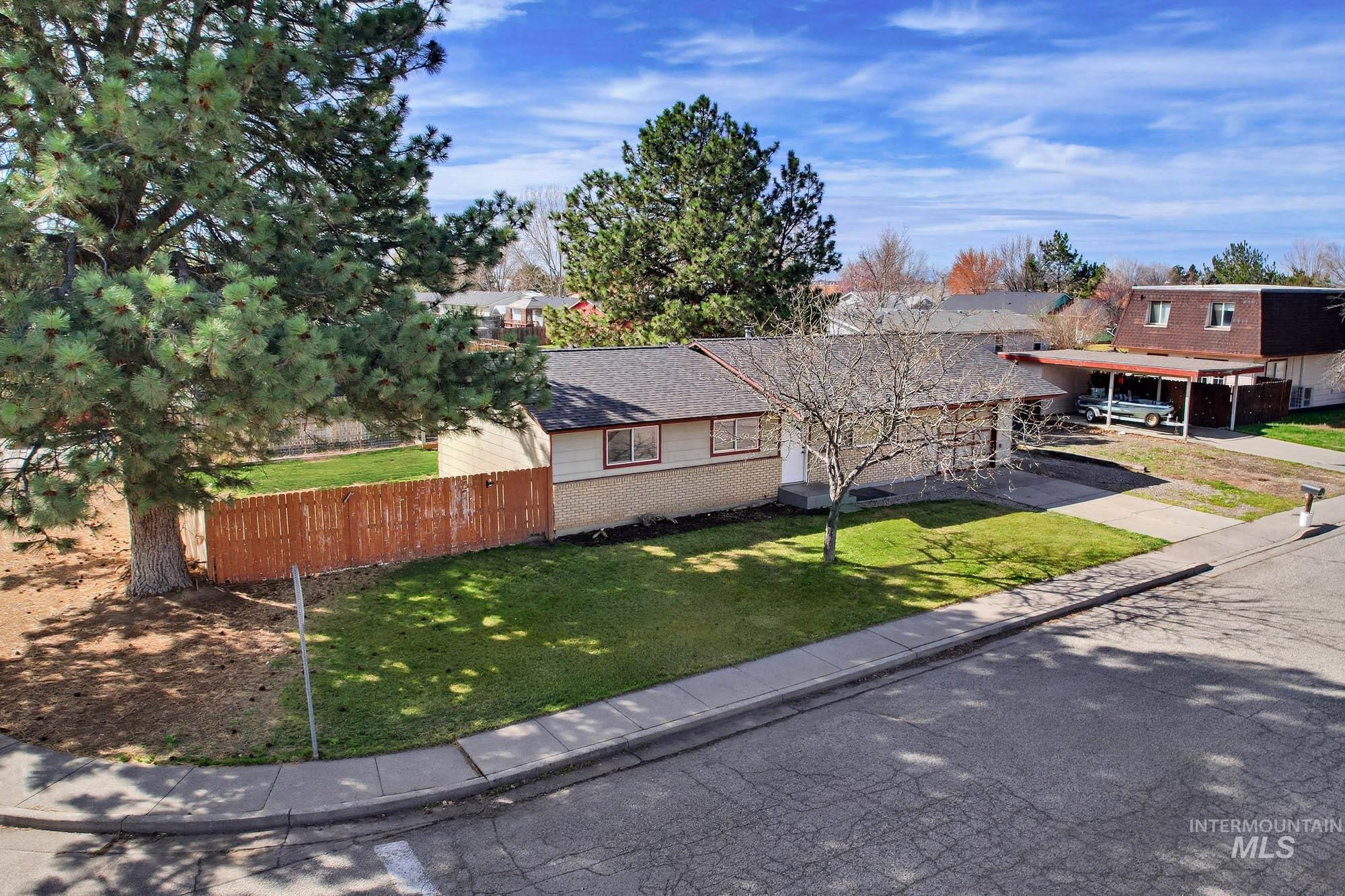 115 E 14th N St, Mountain Home, Idaho 83647, 3 Bedrooms, 1 Bathroom, Residential For Sale, Price $285,000, 98978598