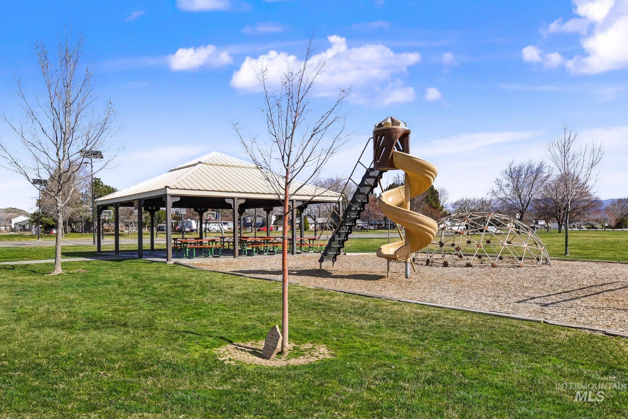 115 E 14th N St, Mountain Home, Idaho 83647, 3 Bedrooms, 1 Bathroom, Residential For Sale, Price $285,000, 98978598