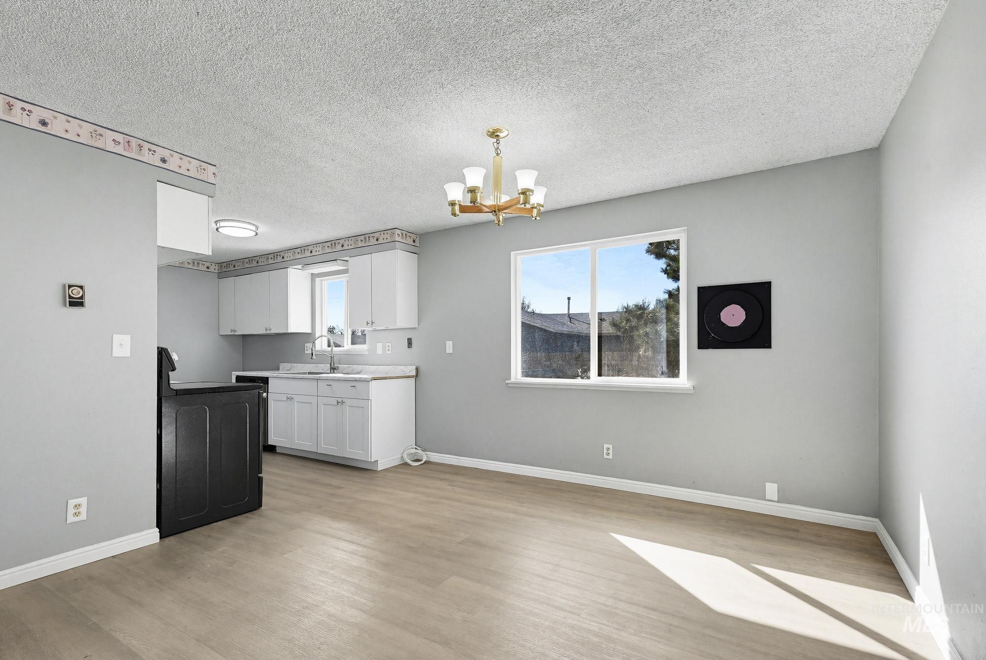 115 E 14th N St, Mountain Home, Idaho 83647, 3 Bedrooms, 1 Bathroom, Residential For Sale, Price $285,000, 98978598