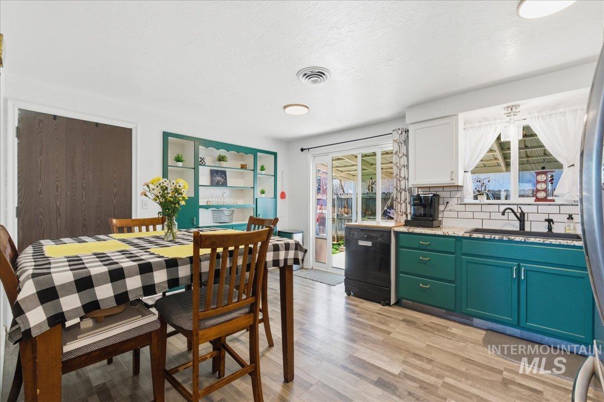 2211 3rd St S, Nampa, Idaho 83651, 2 Bedrooms, 2 Bathrooms, Residential For Sale, Price $330,000, 98978599