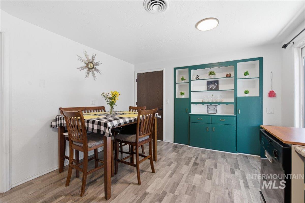 2211 3rd St S, Nampa, Idaho 83651, 2 Bedrooms, 2 Bathrooms, Residential For Sale, Price $330,000, 98978599