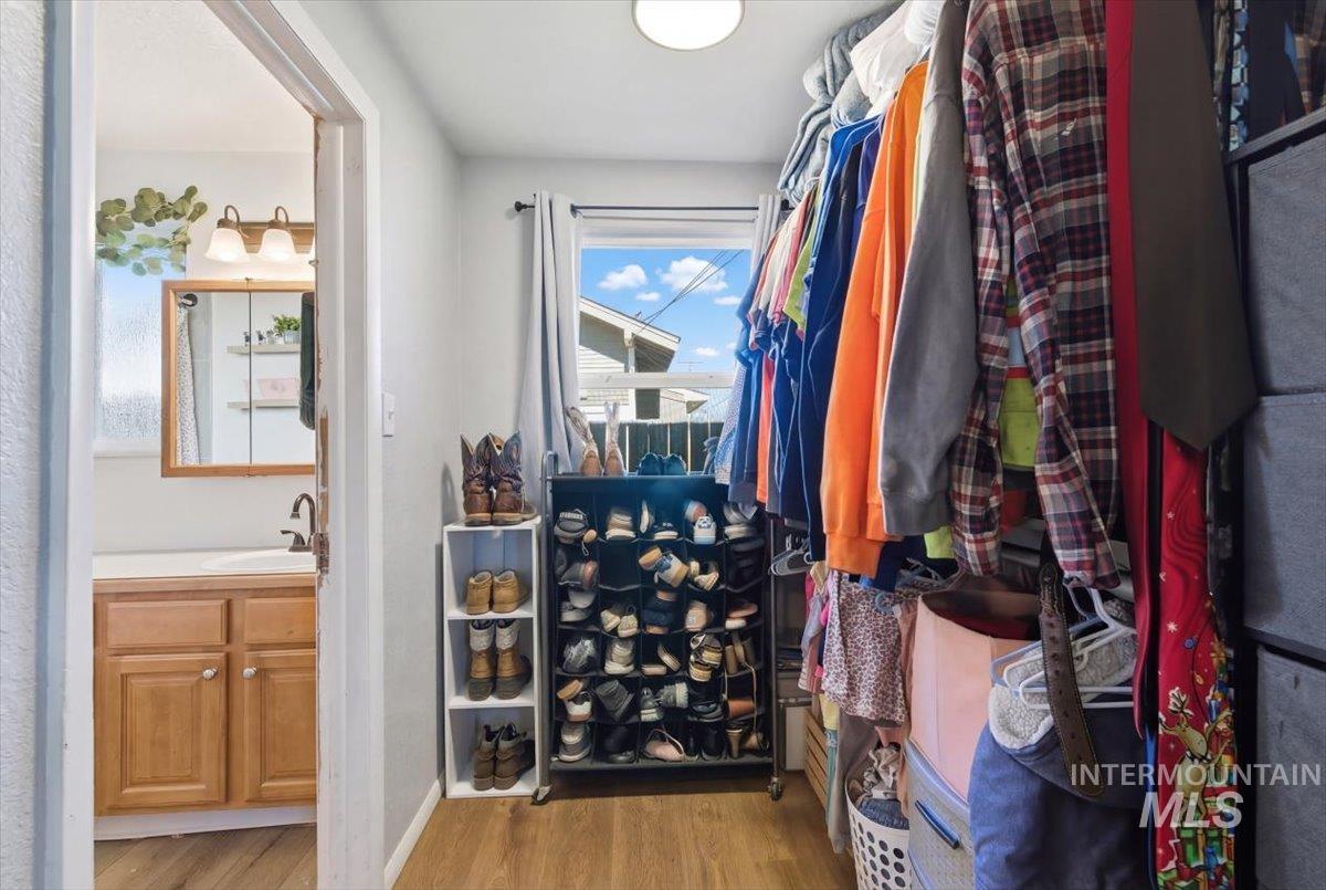 2211 3rd St S, Nampa, Idaho 83651, 2 Bedrooms, 2 Bathrooms, Residential For Sale, Price $330,000, 98978599