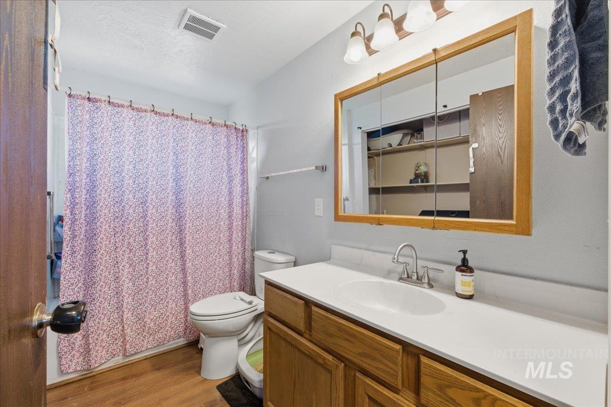 2211 3rd St S, Nampa, Idaho 83651, 2 Bedrooms, 2 Bathrooms, Residential For Sale, Price $330,000, 98978599