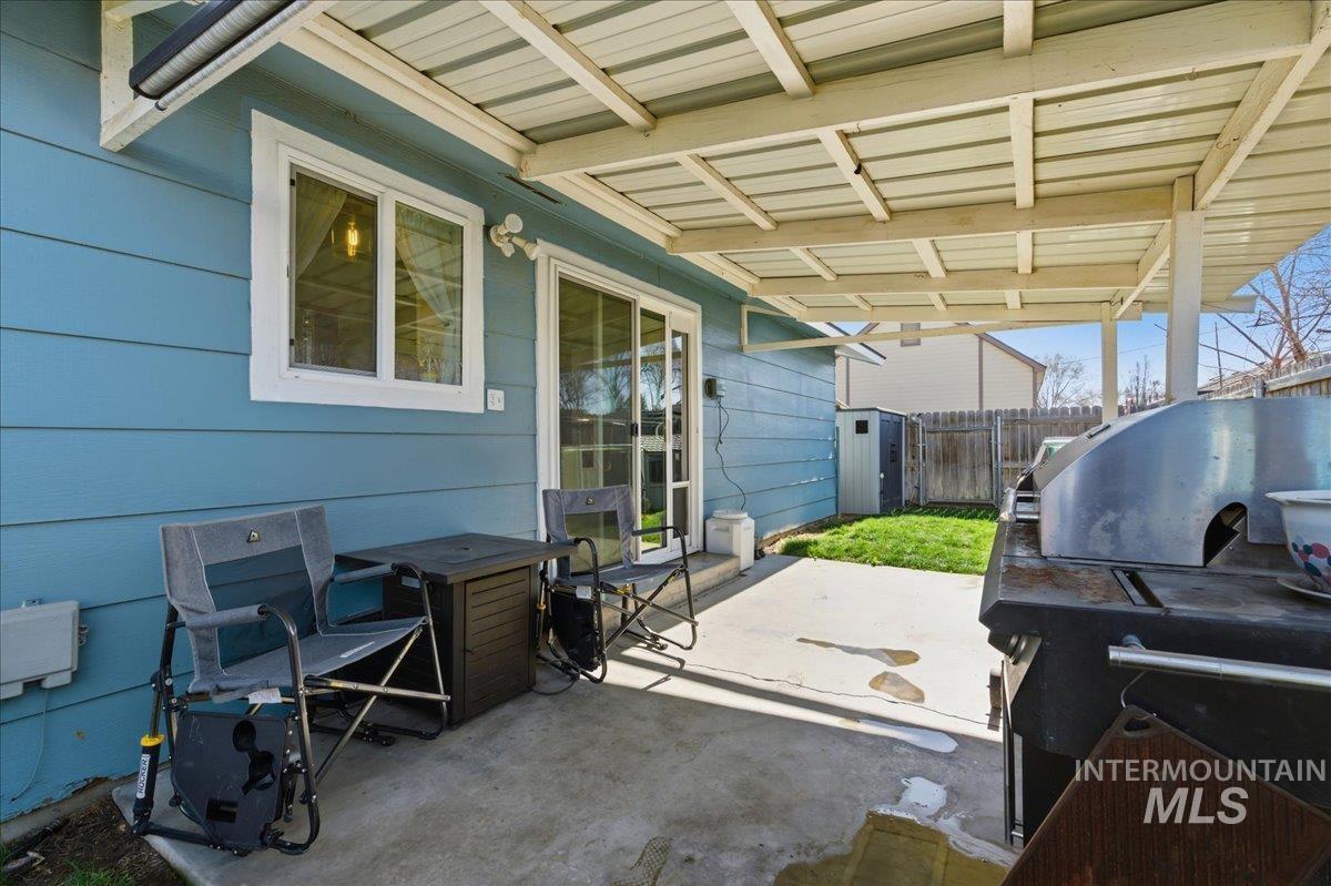 2211 3rd St S, Nampa, Idaho 83651, 2 Bedrooms, 2 Bathrooms, Residential For Sale, Price $330,000, 98978599