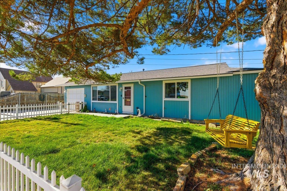 2211 3rd St S, Nampa, Idaho 83651, 2 Bedrooms, 2 Bathrooms, Residential For Sale, Price $330,000, 98978599
