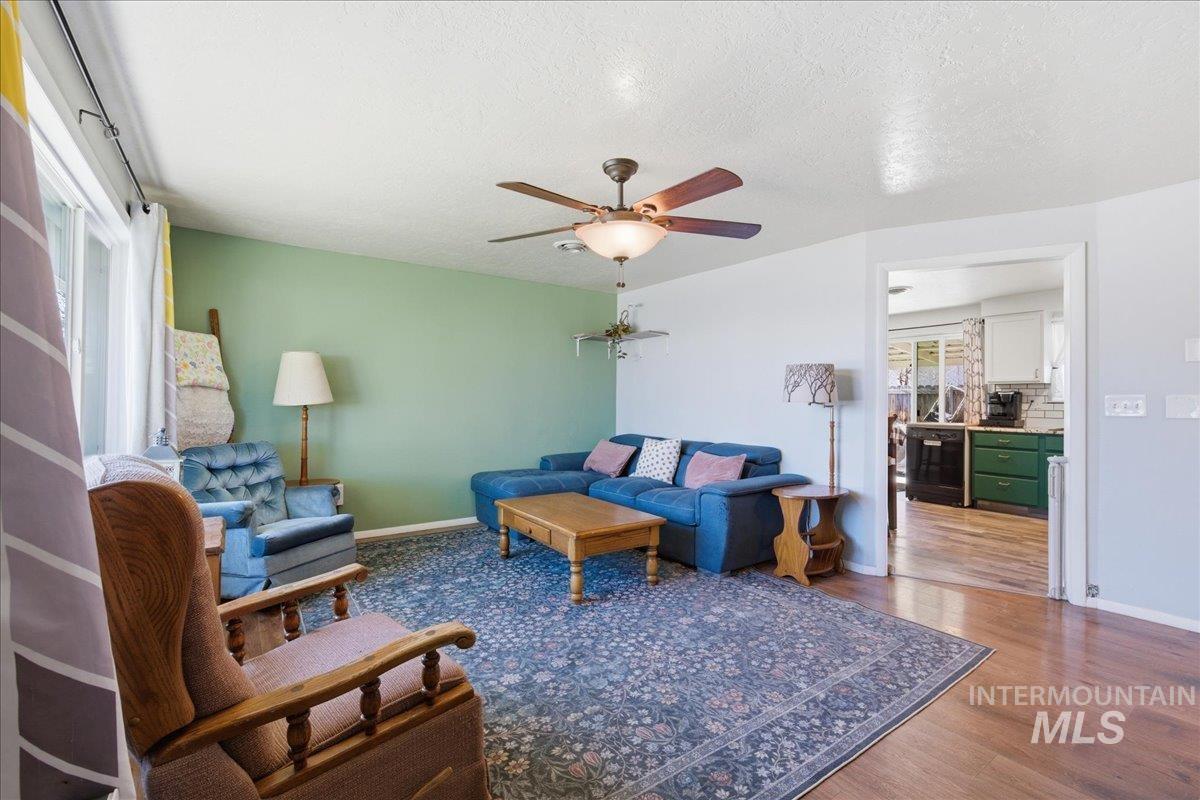 2211 3rd St S, Nampa, Idaho 83651, 2 Bedrooms, 2 Bathrooms, Residential For Sale, Price $330,000, 98978599