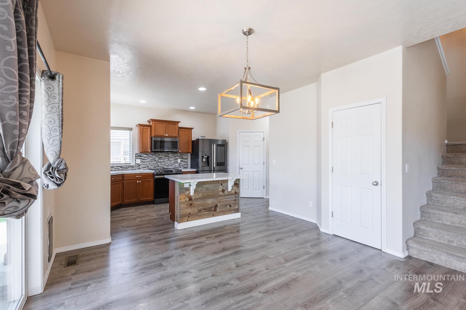 2005 W Shoshone Ave, Nampa, Idaho 83651, 4 Bedrooms, 2.5 Bathrooms, Residential For Sale, Price $455,000,MLS 98978603