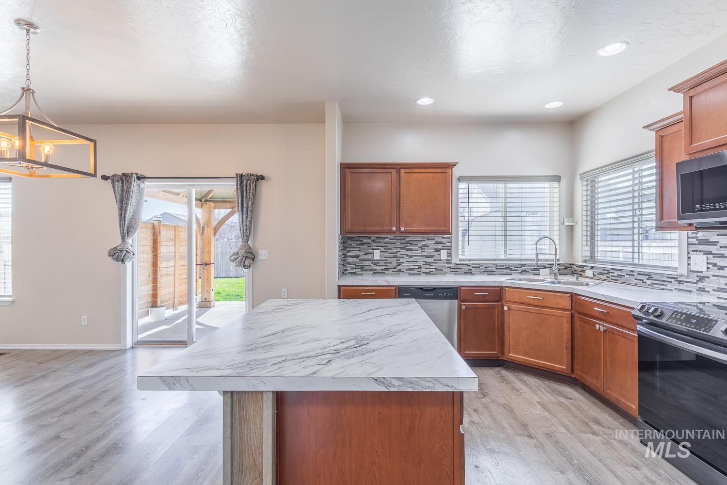 2005 W Shoshone Ave, Nampa, Idaho 83651, 4 Bedrooms, 2.5 Bathrooms, Residential For Sale, Price $455,000,MLS 98978603