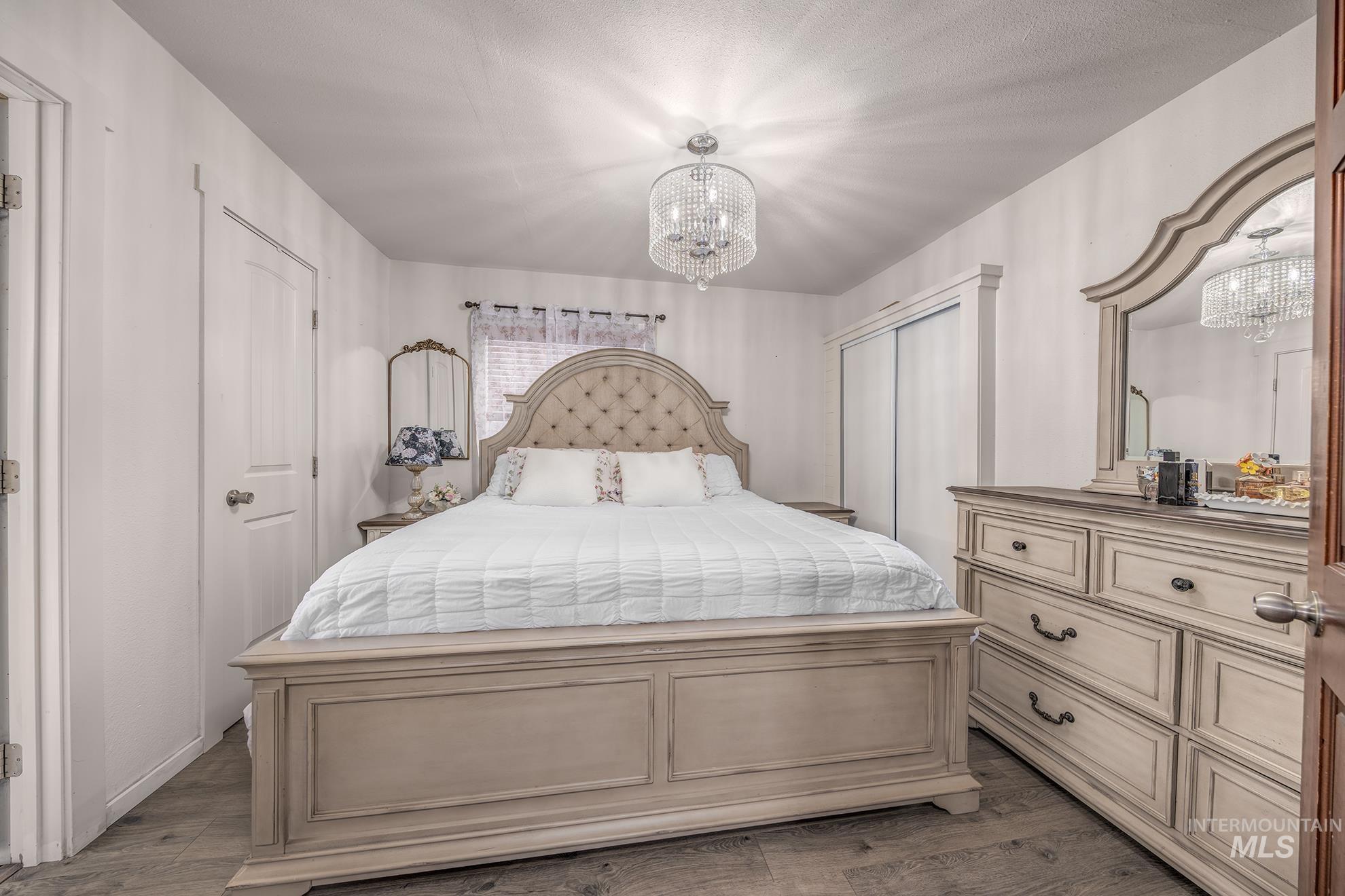 24 N Fairview St, Nampa, Idaho 83651, 3 Bedrooms, 2 Bathrooms, Residential For Sale, Price $359,000, 98978604