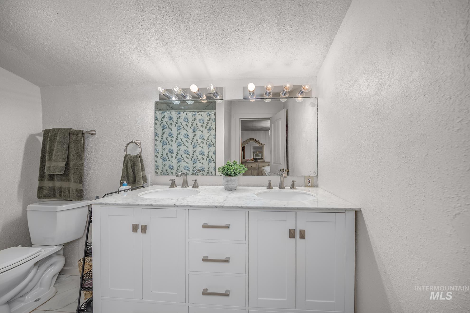 24 N Fairview St, Nampa, Idaho 83651, 3 Bedrooms, 2 Bathrooms, Residential For Sale, Price $359,000, 98978604