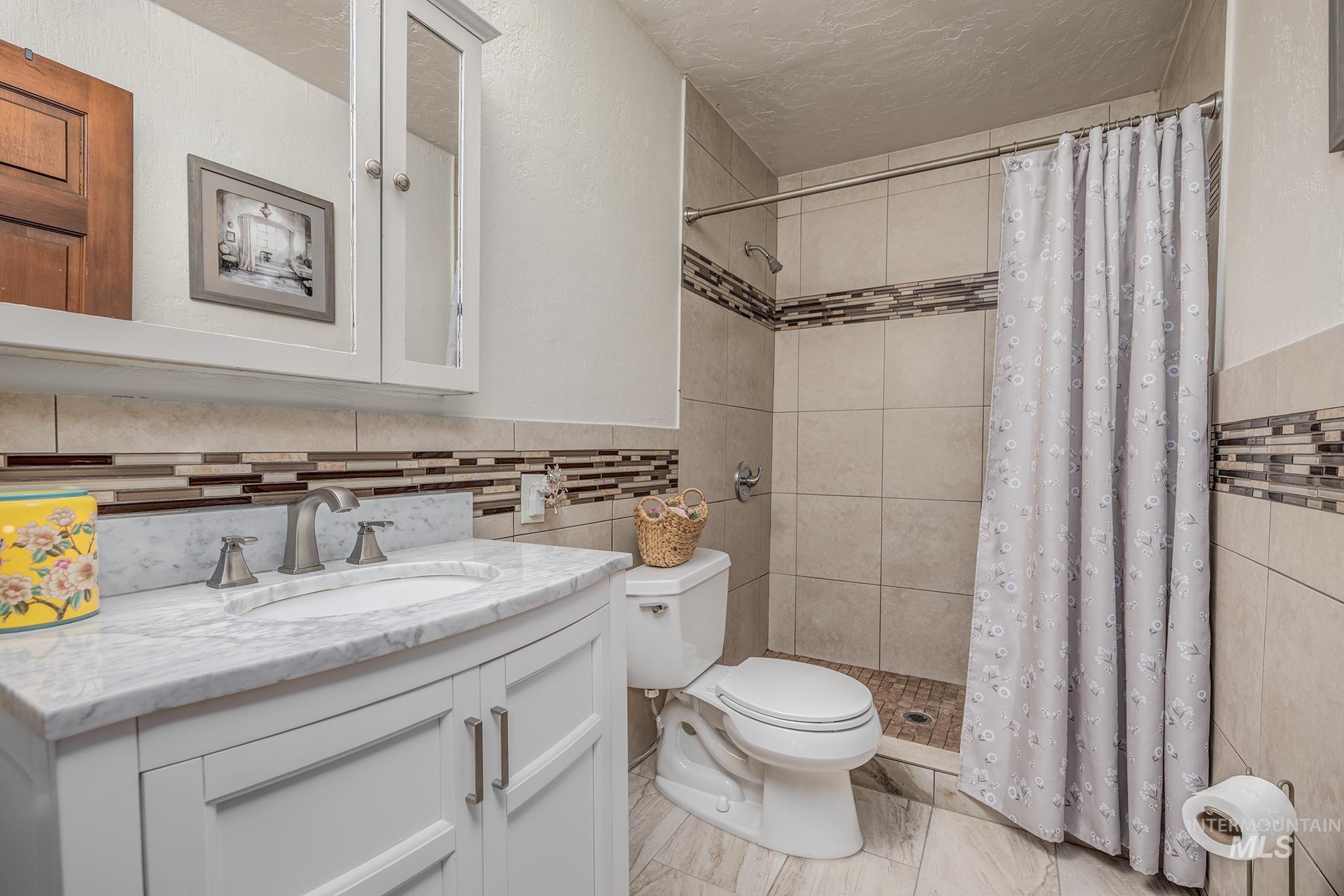 24 N Fairview St, Nampa, Idaho 83651, 3 Bedrooms, 2 Bathrooms, Residential For Sale, Price $359,000, 98978604