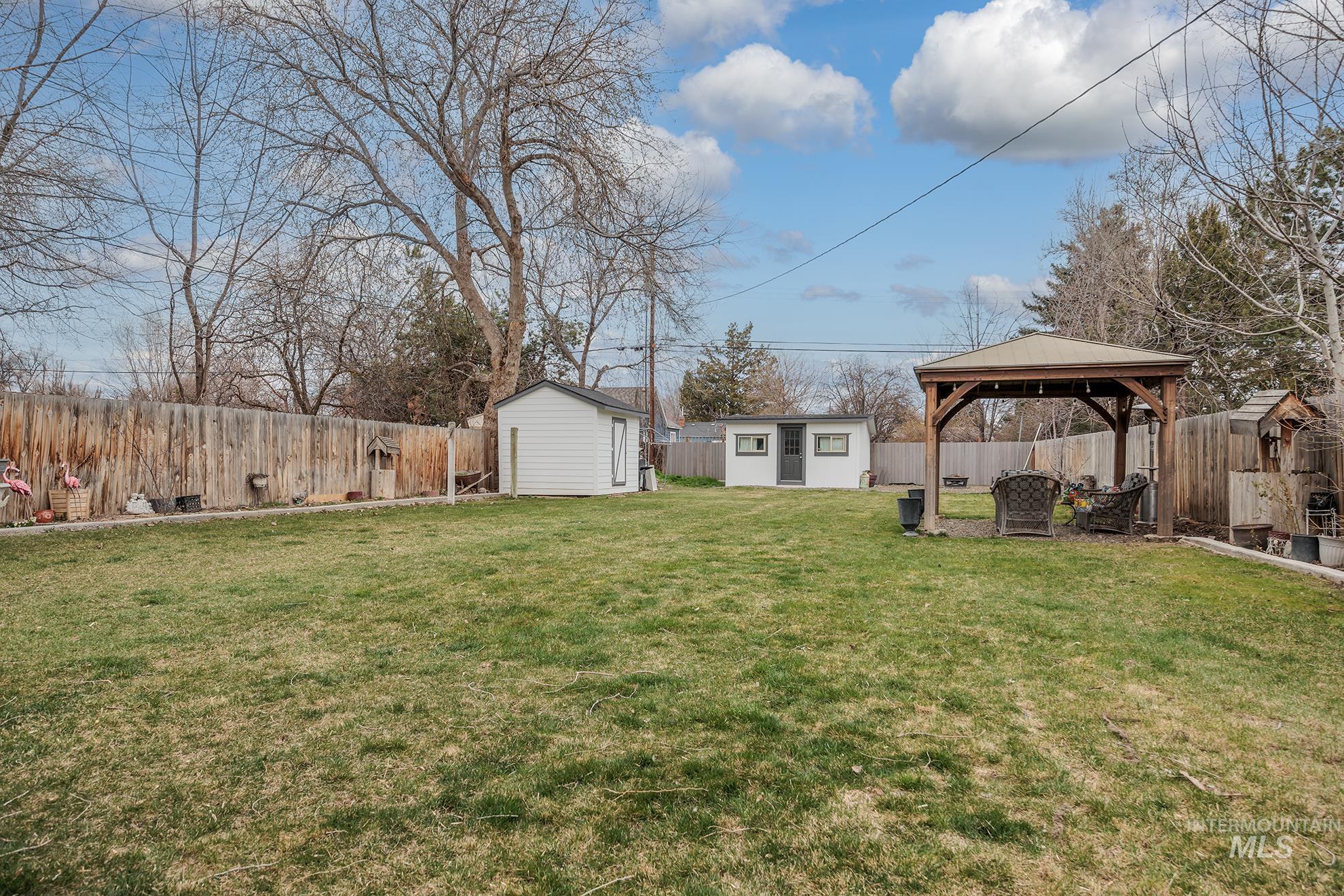 24 N Fairview St, Nampa, Idaho 83651, 3 Bedrooms, 2 Bathrooms, Residential For Sale, Price $359,000, 98978604