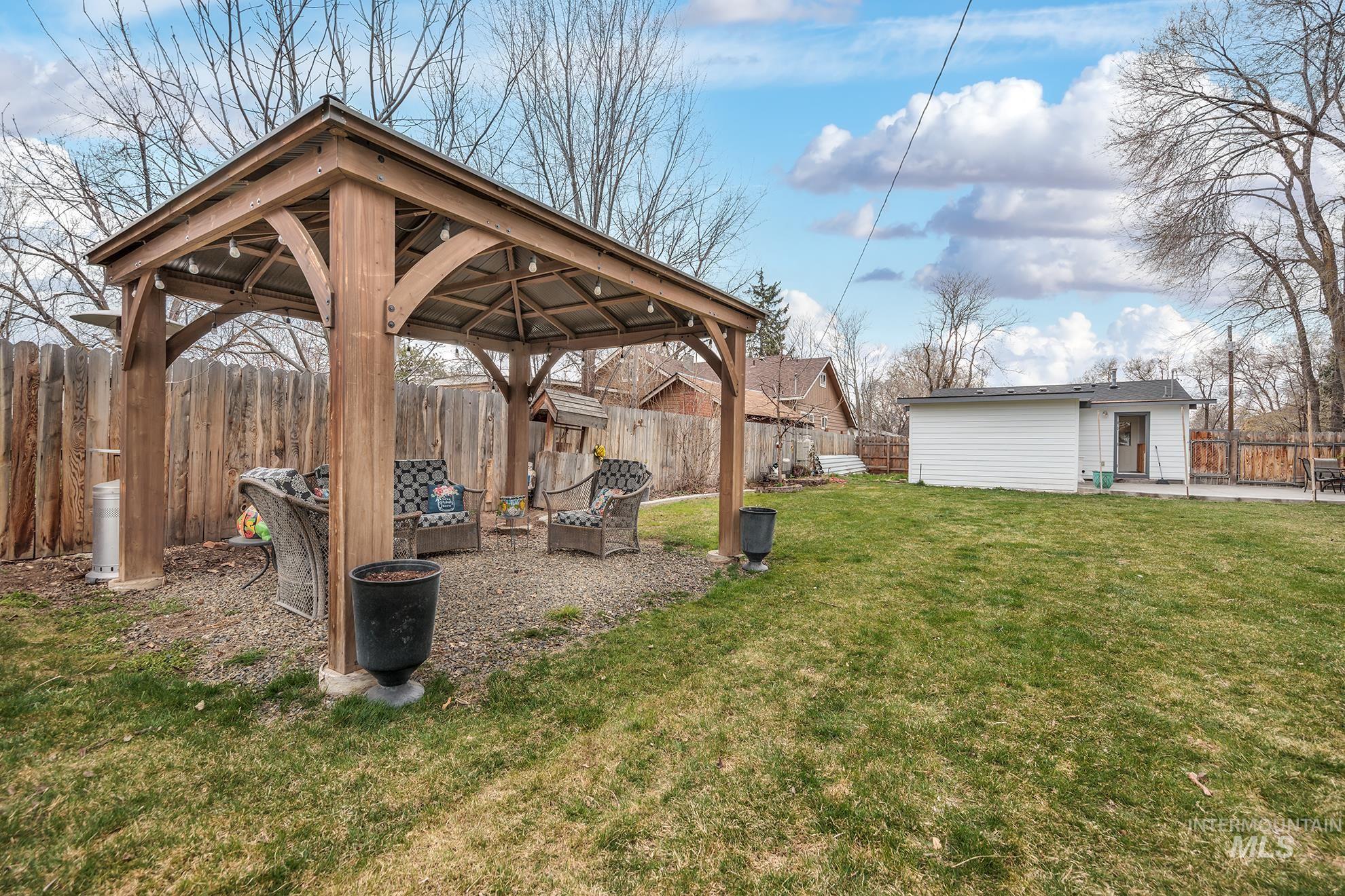 24 N Fairview St, Nampa, Idaho 83651, 3 Bedrooms, 2 Bathrooms, Residential For Sale, Price $359,000, 98978604