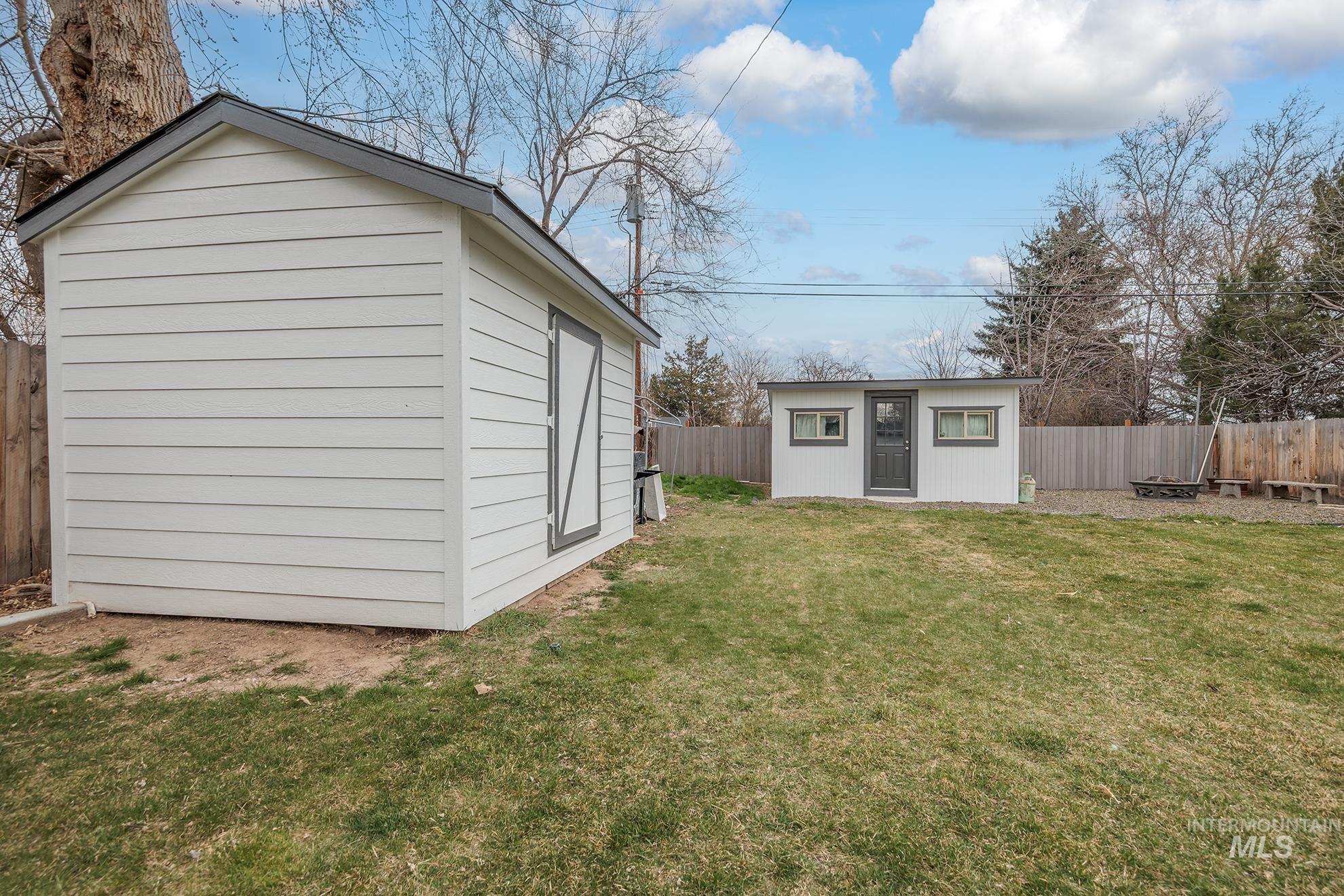 24 N Fairview St, Nampa, Idaho 83651, 3 Bedrooms, 2 Bathrooms, Residential For Sale, Price $359,000, 98978604