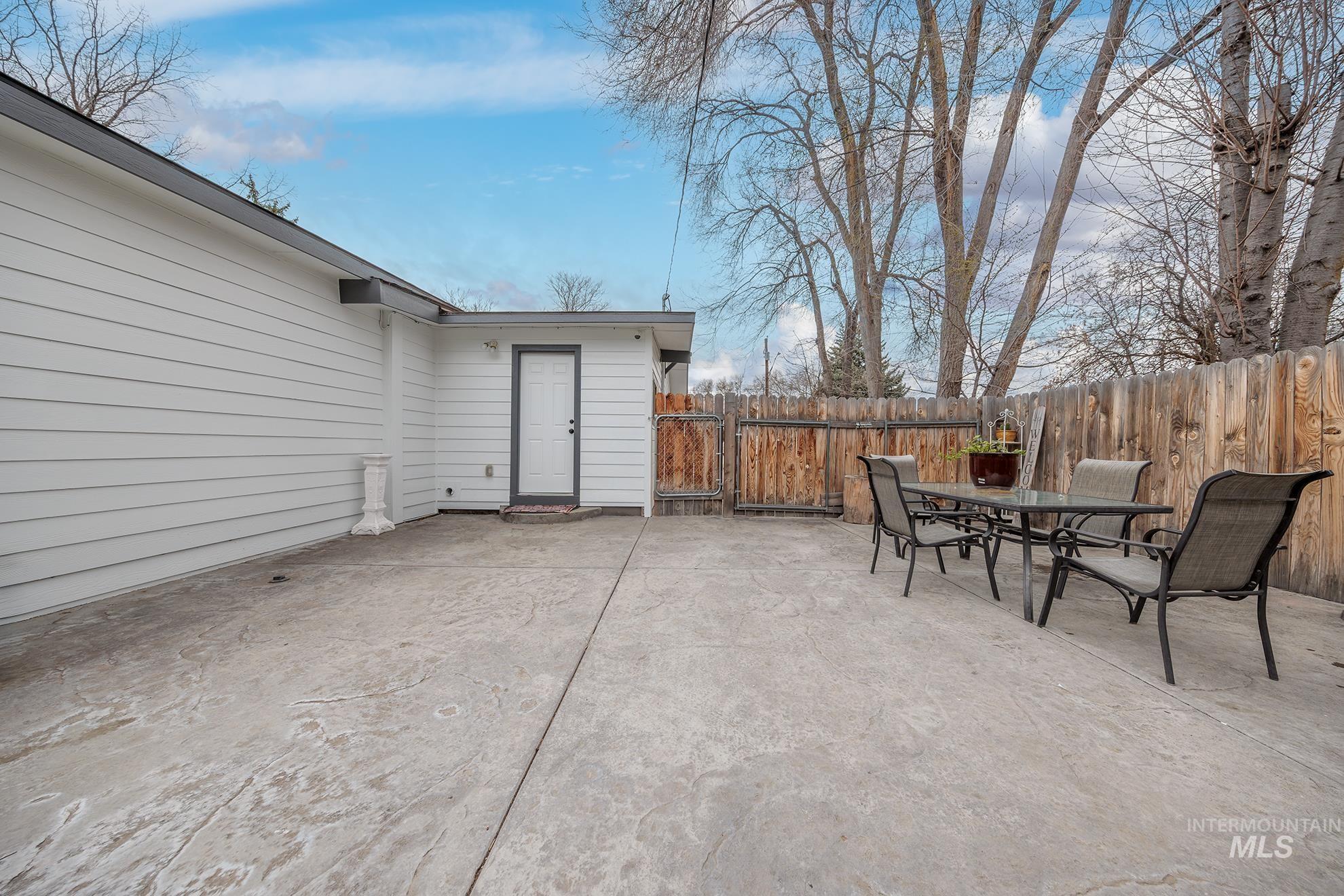 24 N Fairview St, Nampa, Idaho 83651, 3 Bedrooms, 2 Bathrooms, Residential For Sale, Price $359,000, 98978604