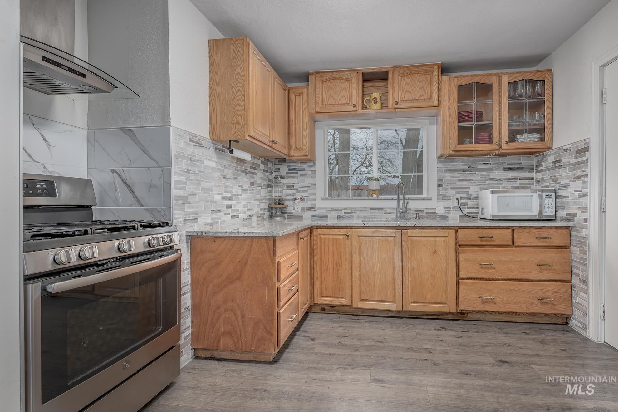 24 N Fairview St, Nampa, Idaho 83651, 3 Bedrooms, 2 Bathrooms, Residential For Sale, Price $359,000, 98978604