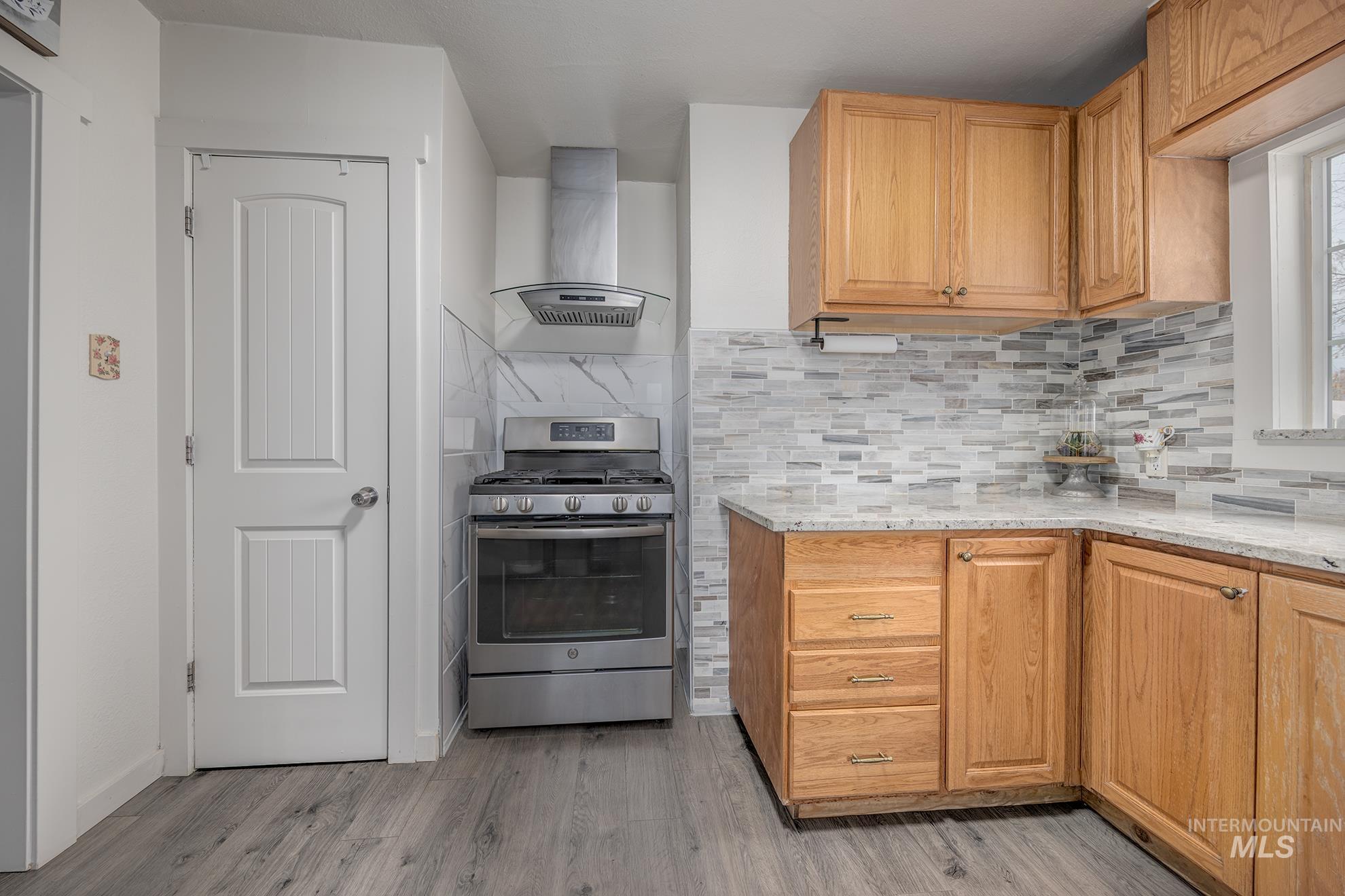 24 N Fairview St, Nampa, Idaho 83651, 3 Bedrooms, 2 Bathrooms, Residential For Sale, Price $359,000, 98978604