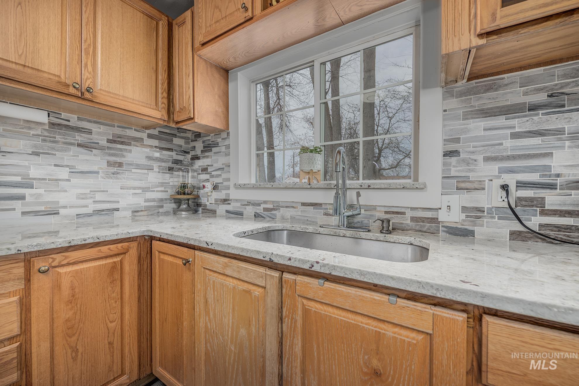 24 N Fairview St, Nampa, Idaho 83651, 3 Bedrooms, 2 Bathrooms, Residential For Sale, Price $359,000, 98978604