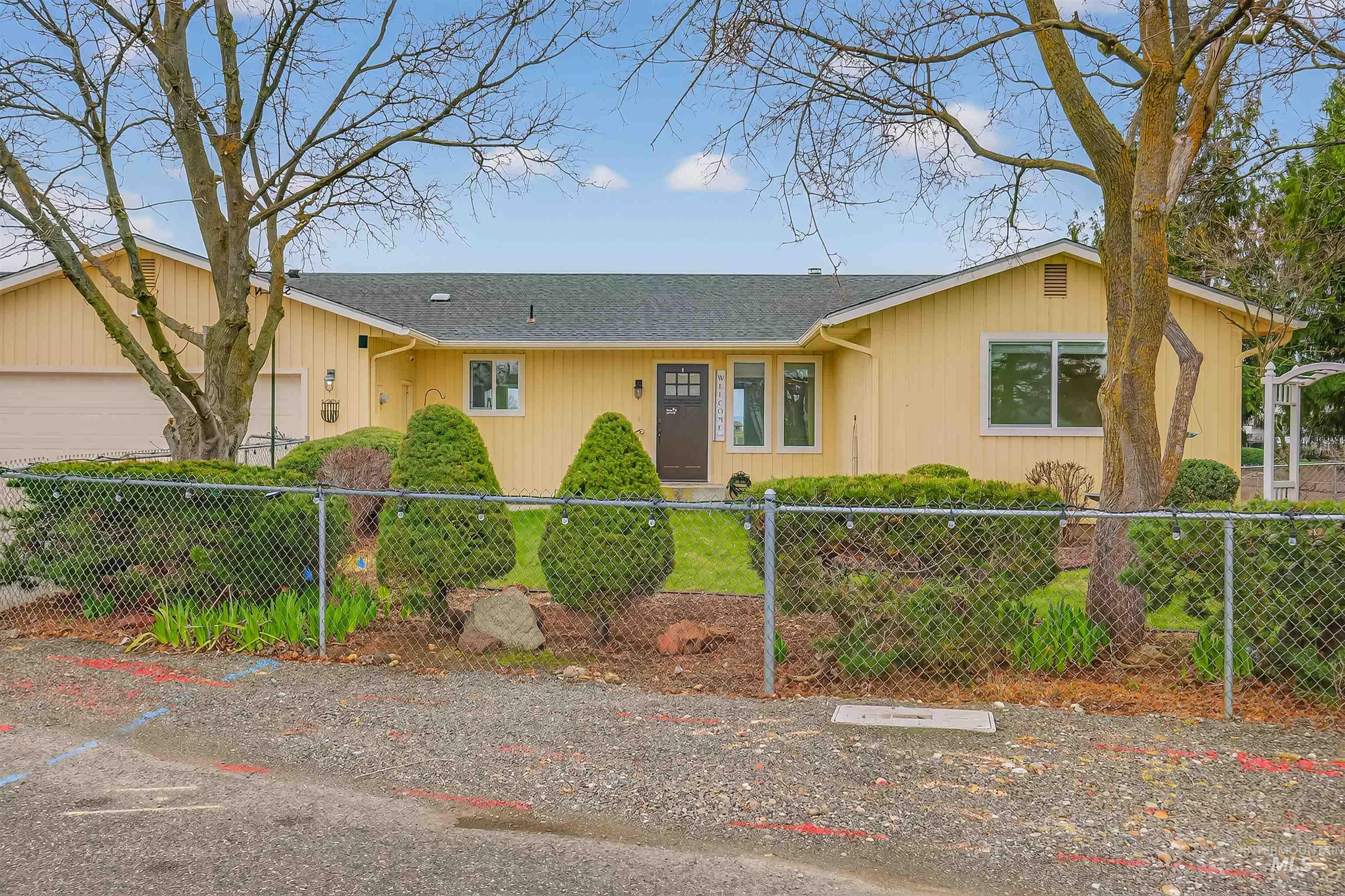 2746 Florence Court, Clarkston, Washington 99403, 3 Bedrooms, 3 Bathrooms, Residential For Sale, Price $499,000, 98978606