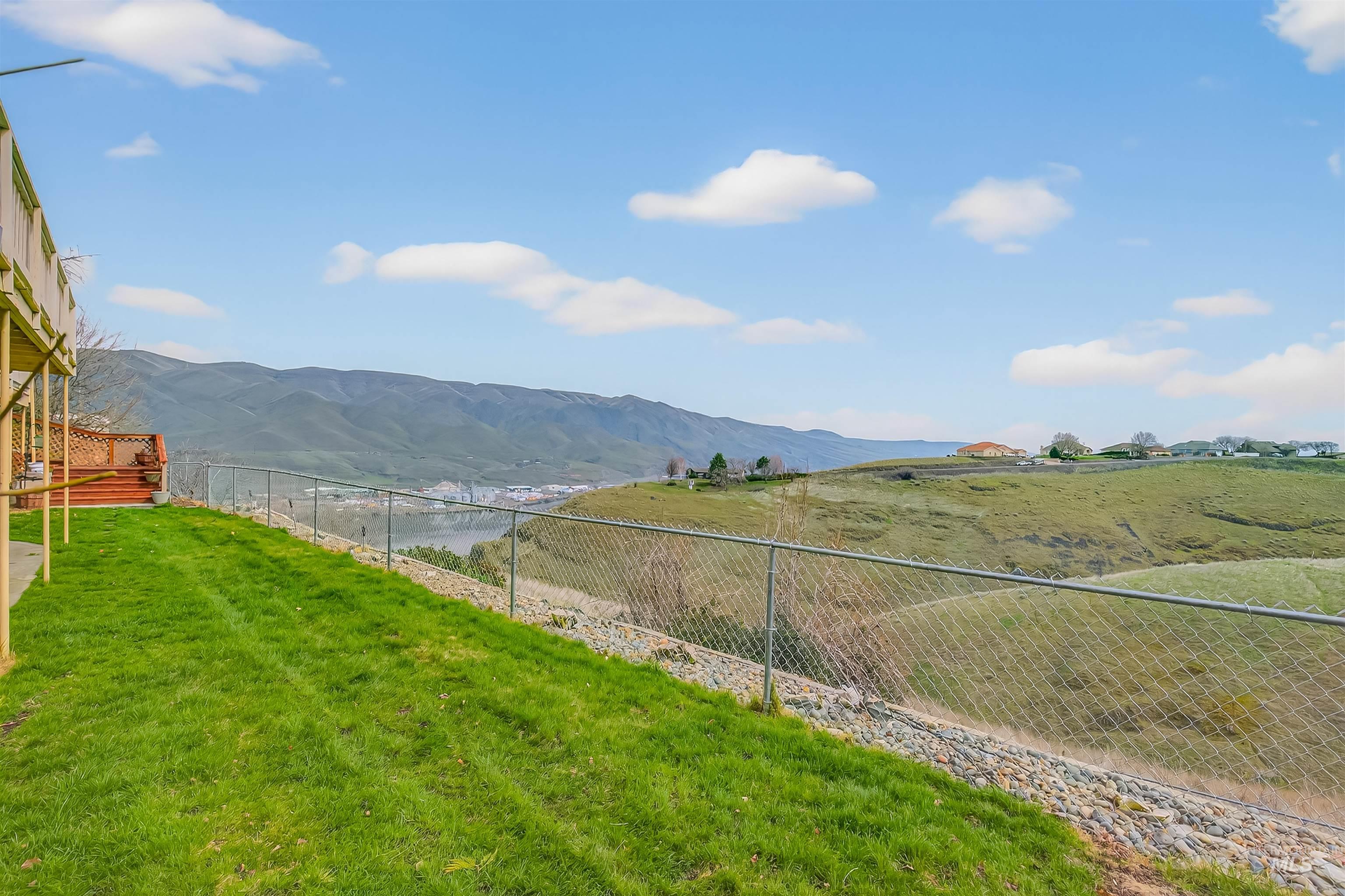 2746 Florence Court, Clarkston, Washington 99403, 3 Bedrooms, 3 Bathrooms, Residential For Sale, Price $499,000, 98978606