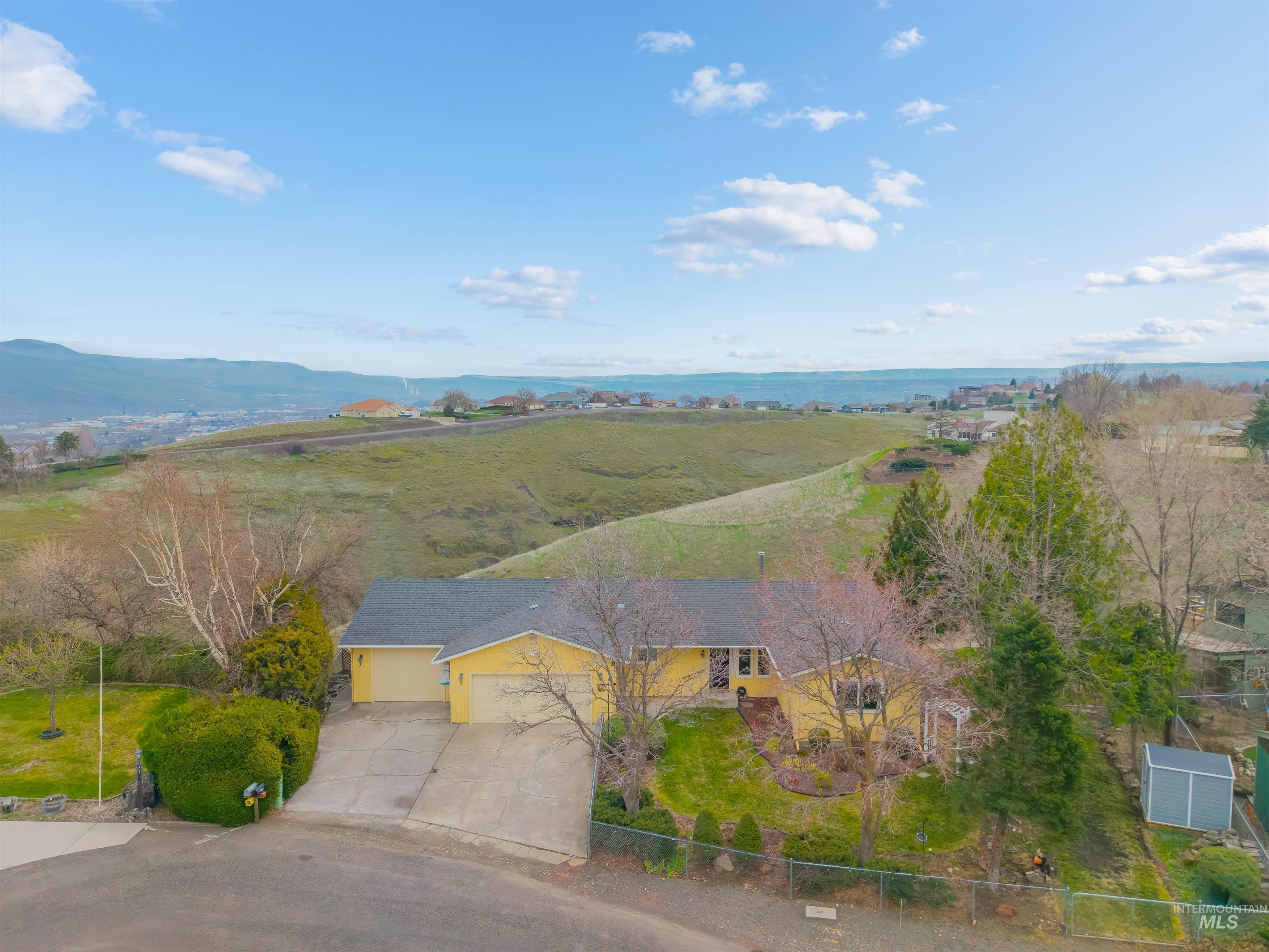 2746 Florence Court, Clarkston, Washington 99403, 3 Bedrooms, 3 Bathrooms, Residential For Sale, Price $497,000, 98978606