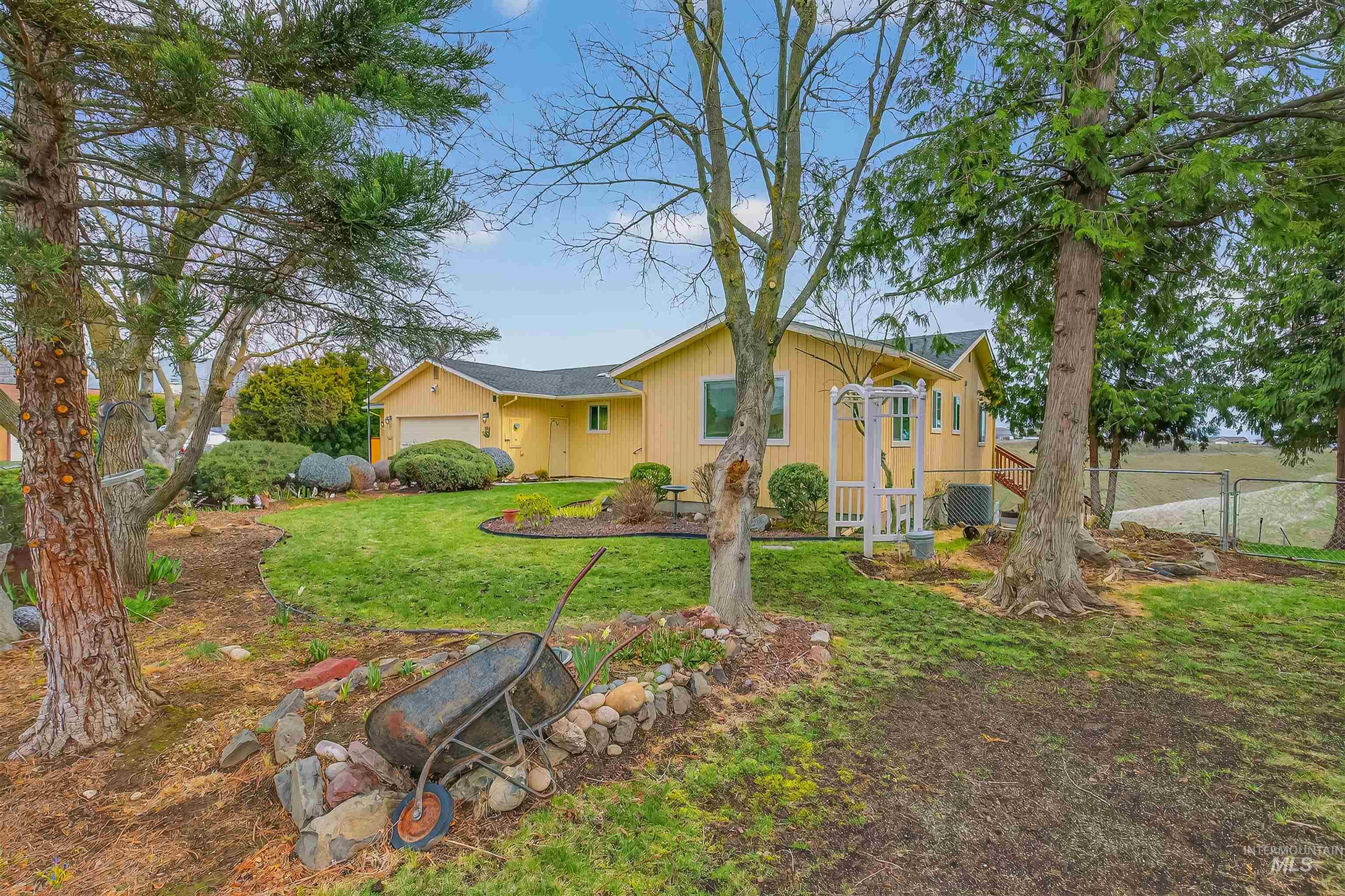 2746 Florence Court, Clarkston, Washington 99403, 3 Bedrooms, 3 Bathrooms, Residential For Sale, Price $497,000, 98978606