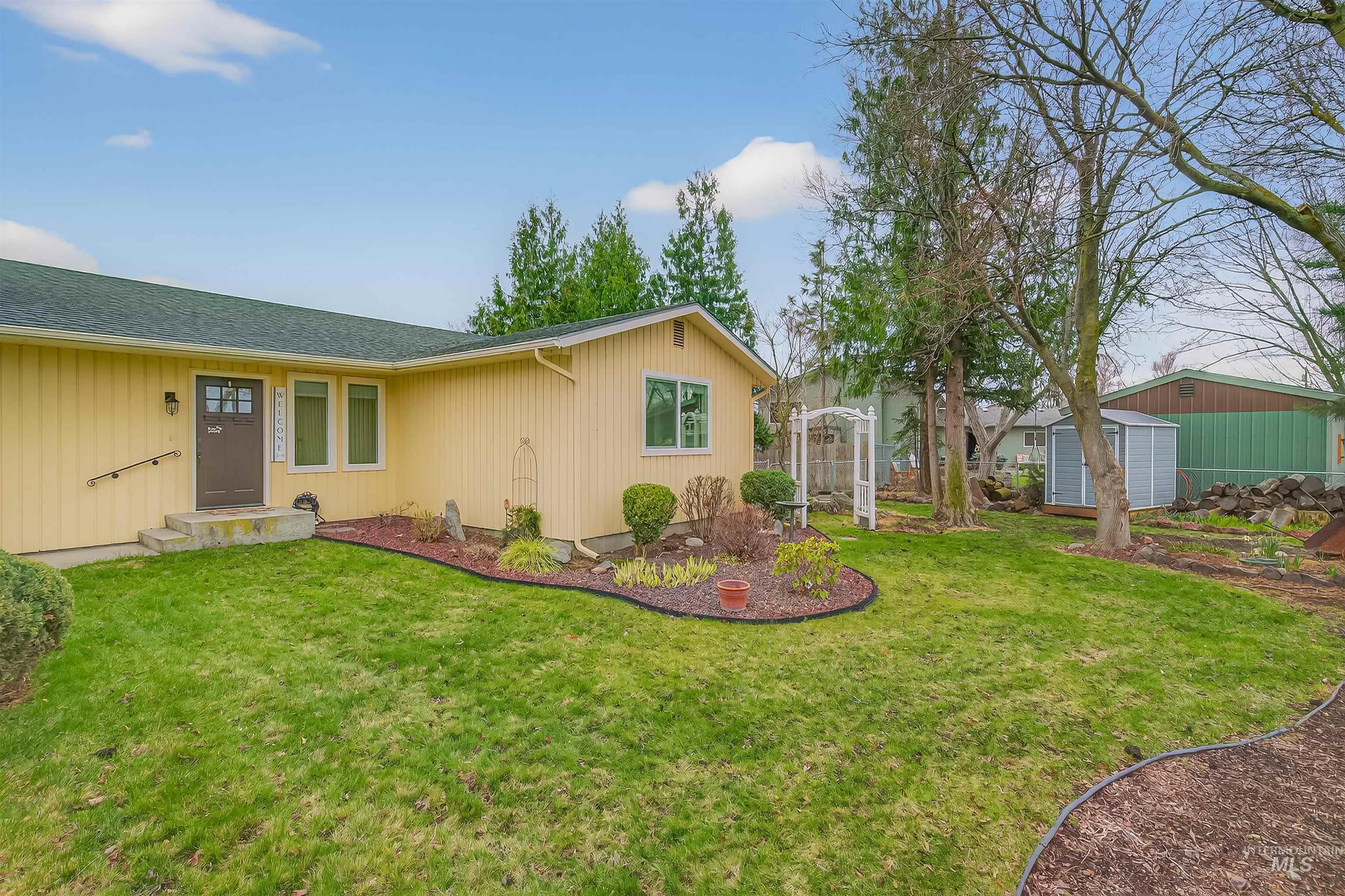 2746 Florence Court, Clarkston, Washington 99403, 3 Bedrooms, 3 Bathrooms, Residential For Sale, Price $499,000, 98978606